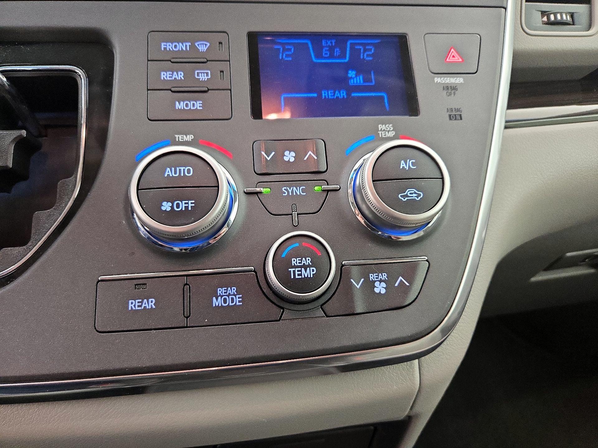 Thumbnail: 2017 Toyota Sienna - 16