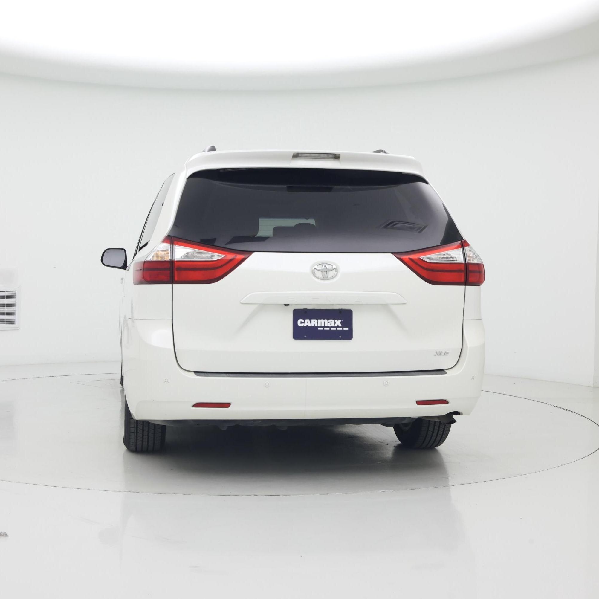 Thumbnail: 2017 Toyota Sienna - 6