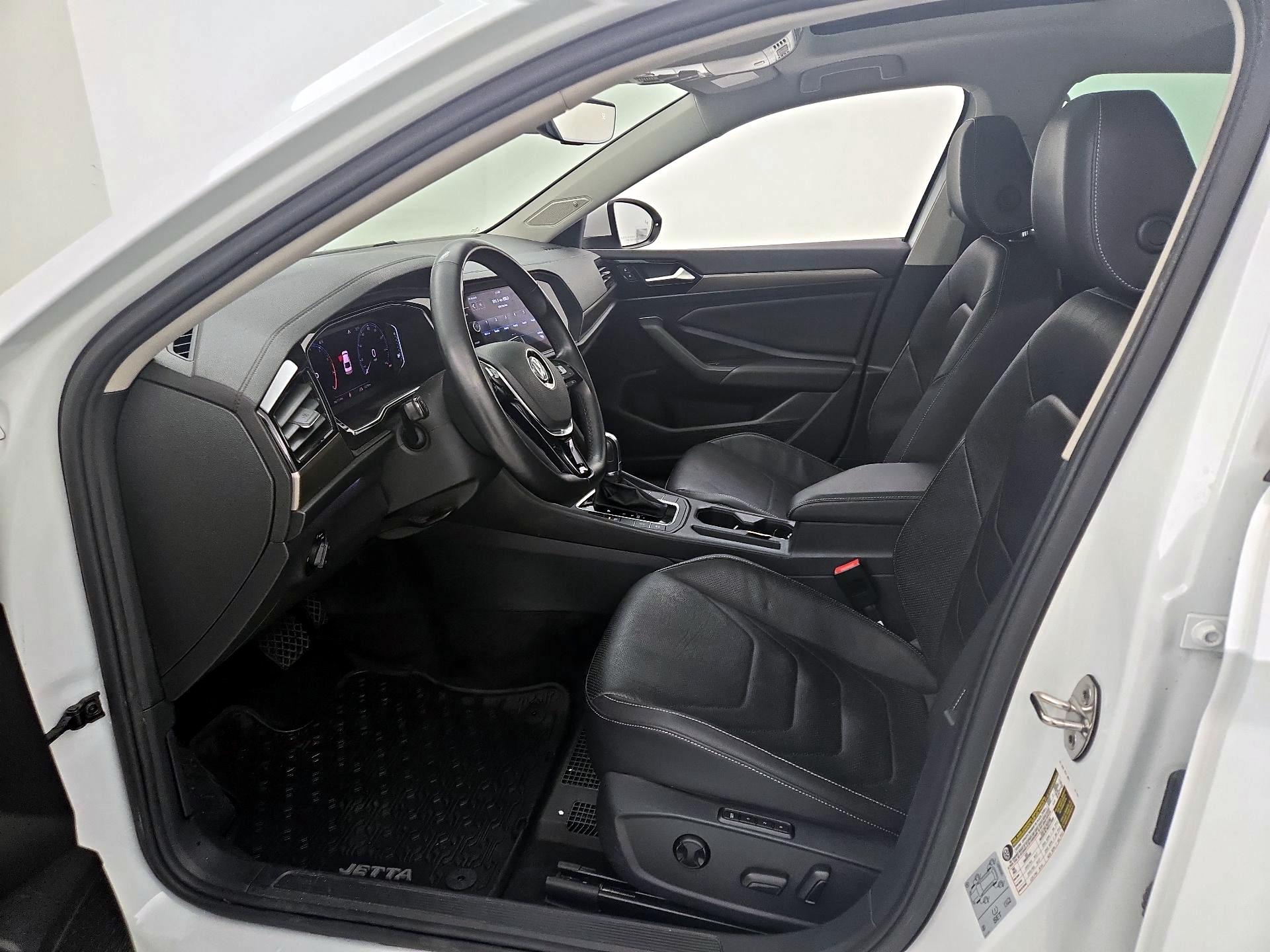 Thumbnail: 2019 Volkswagen Jetta - 11