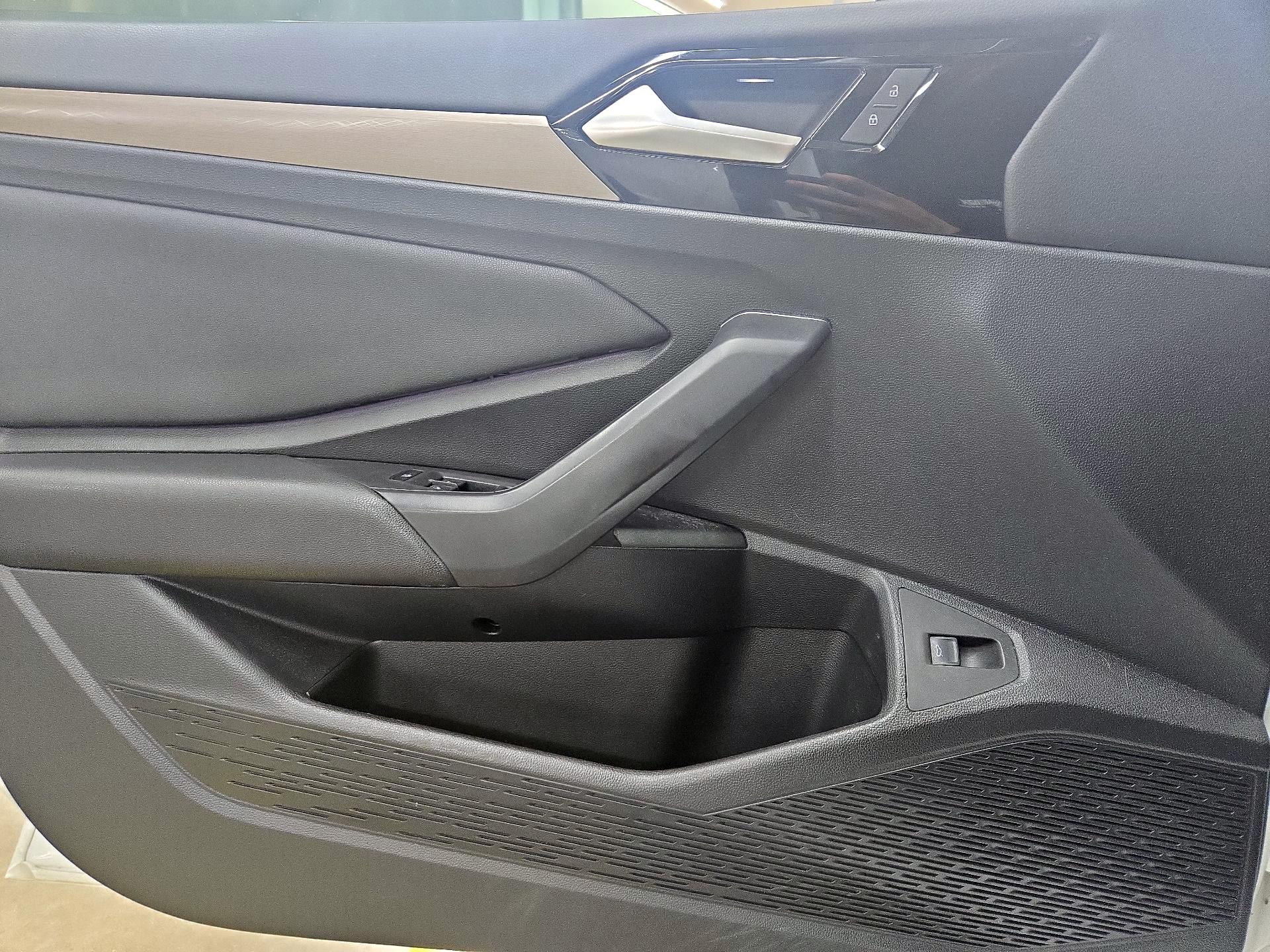 Thumbnail: 2019 Volkswagen Jetta - 12