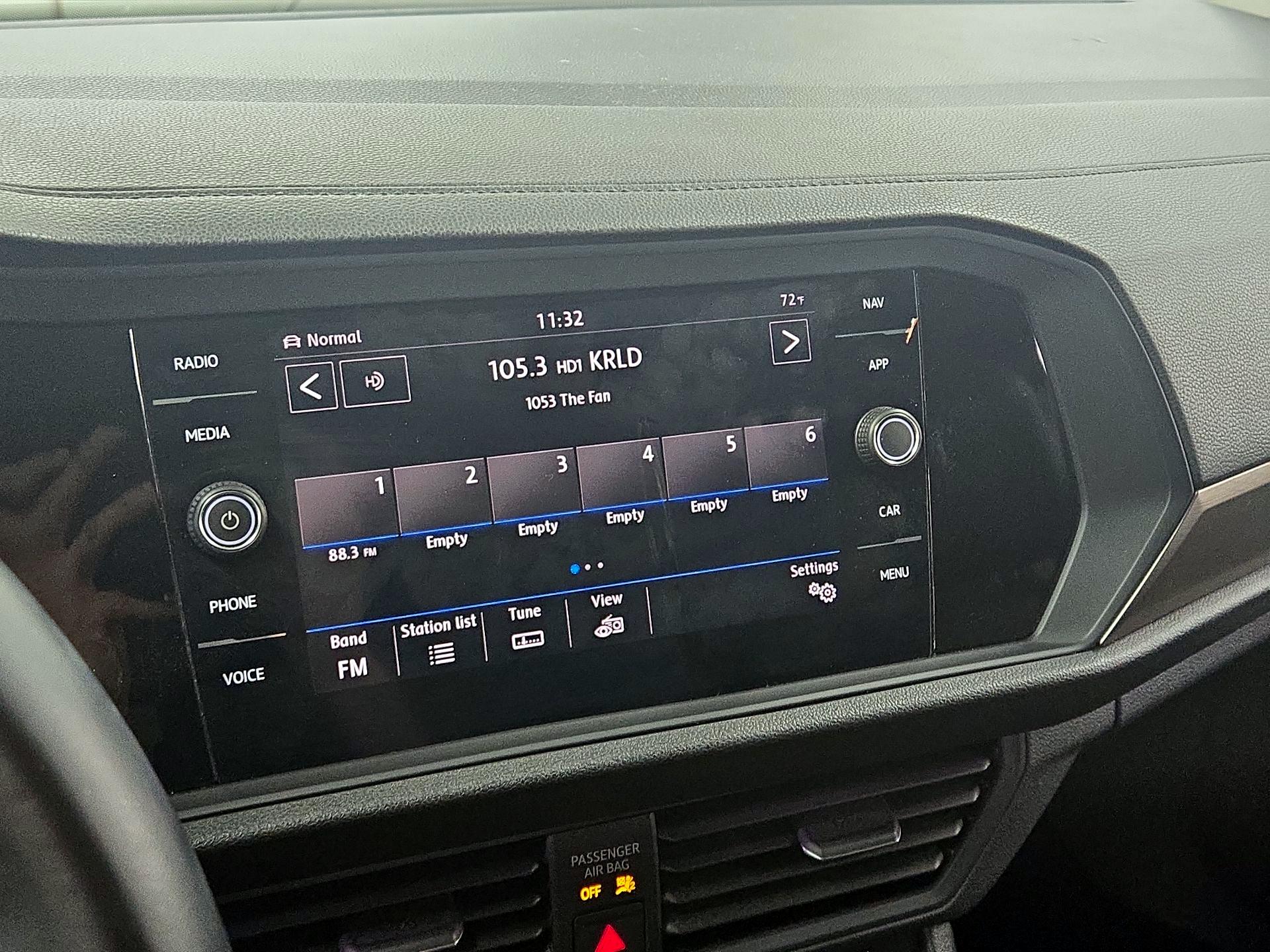 Thumbnail: 2019 Volkswagen Jetta - 16