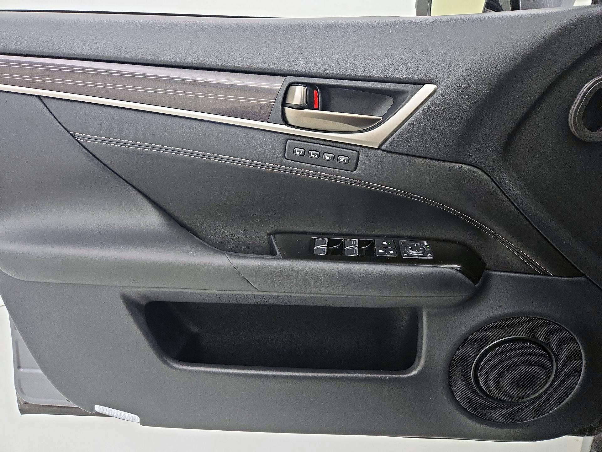 Thumbnail: 2016 Lexus GS - 12