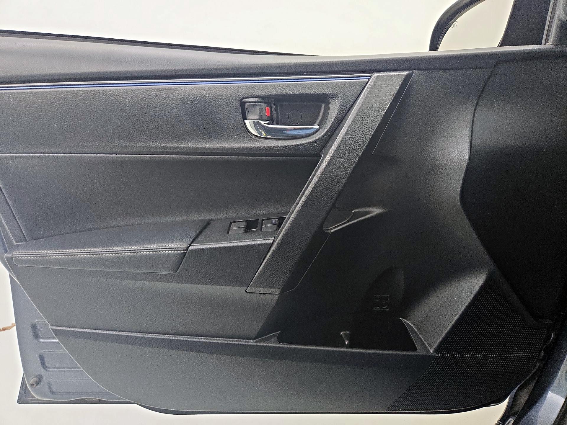 Thumbnail: 2017 Toyota Corolla - 12