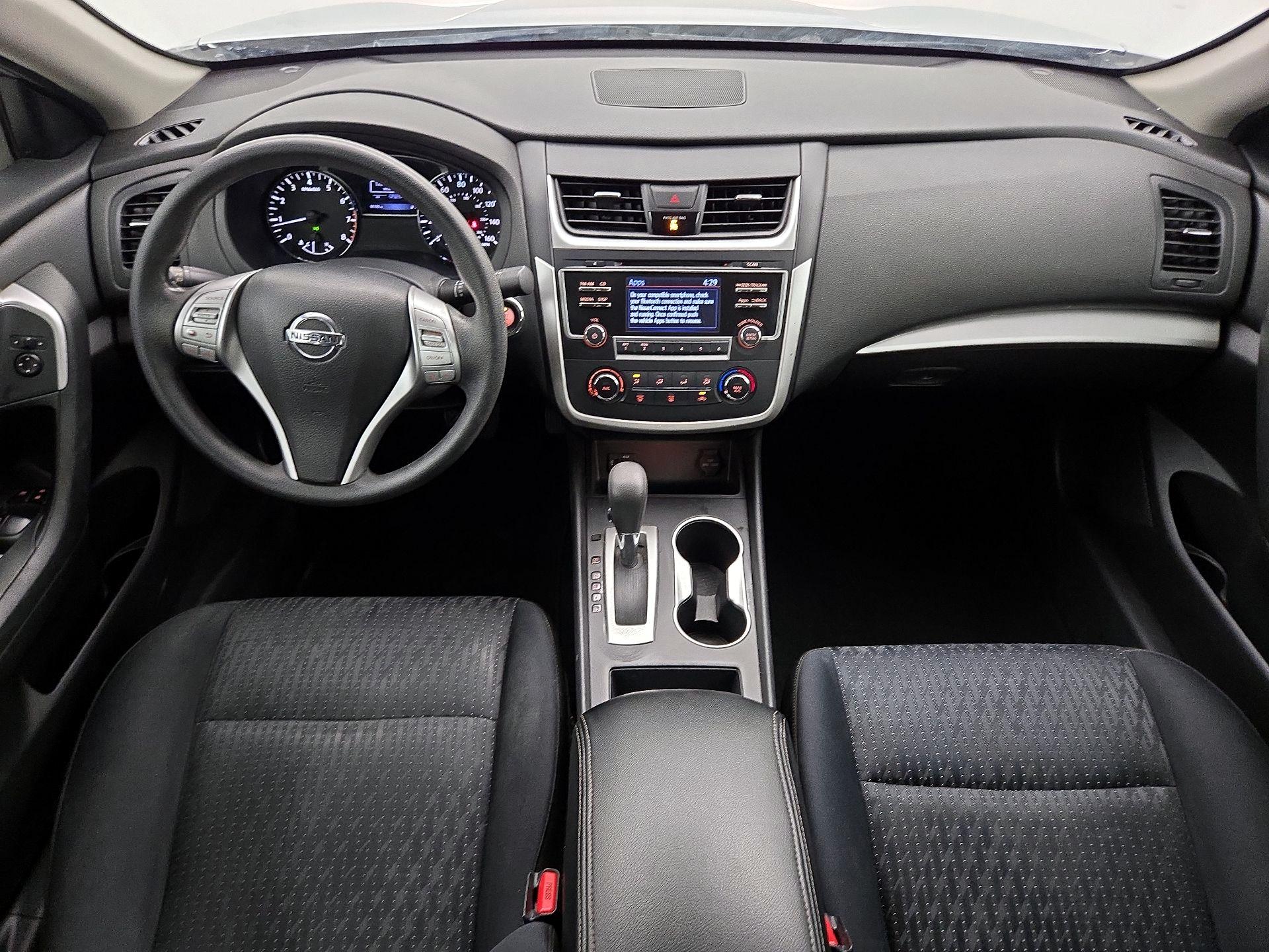 Thumbnail: 2016 Nissan Altima - 9
