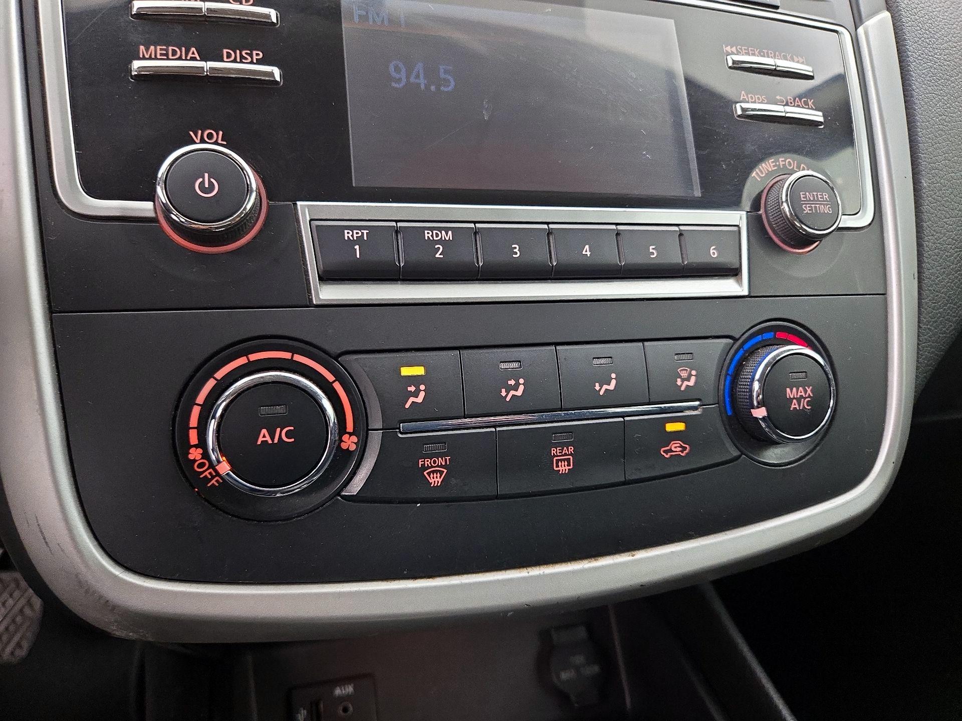 Thumbnail: 2016 Nissan Altima - 16
