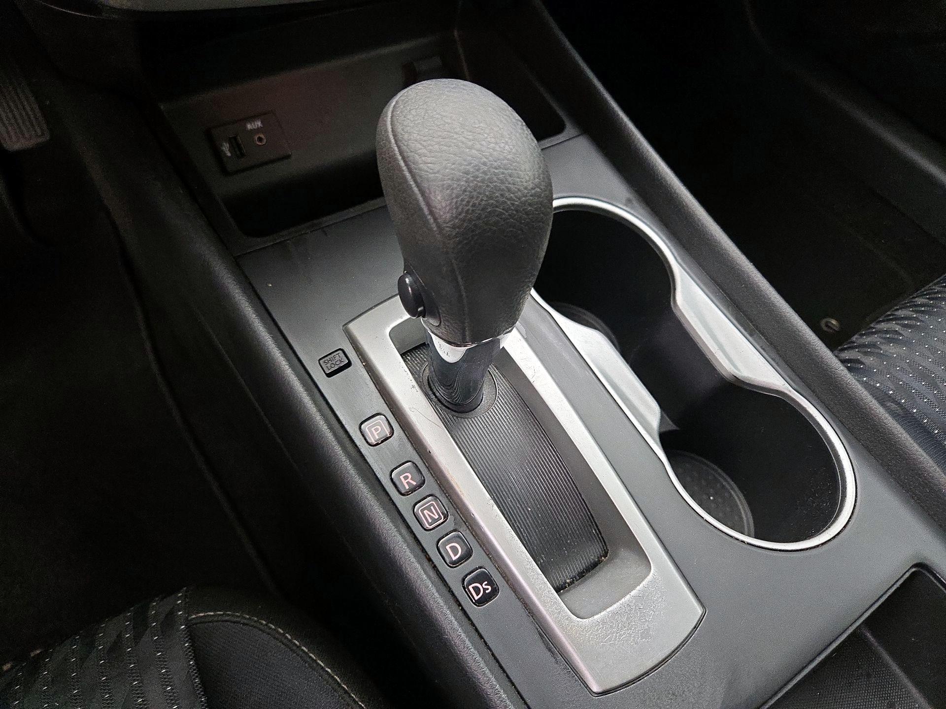 Thumbnail: 2016 Nissan Altima - 17