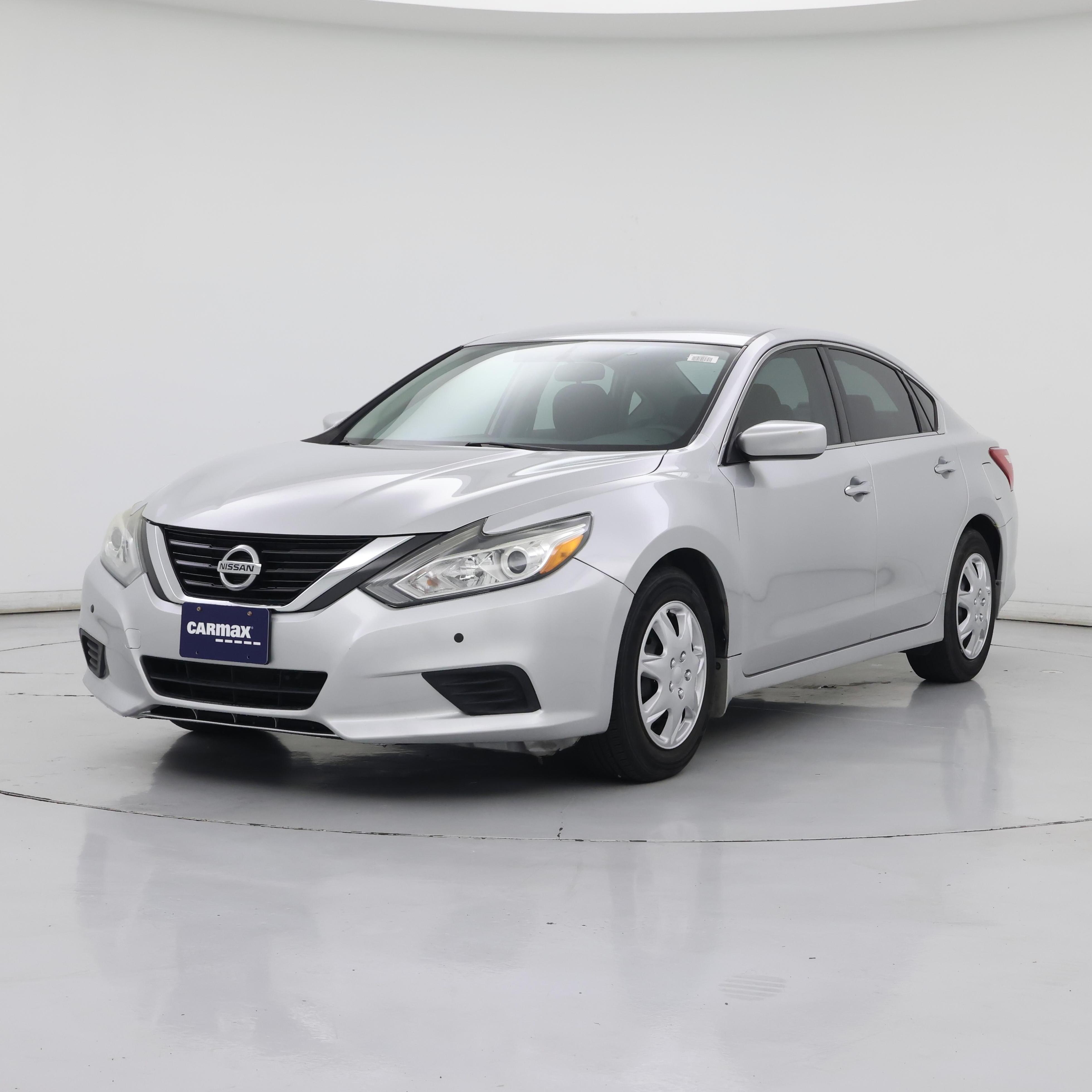 Thumbnail: 2016 Nissan Altima - 4