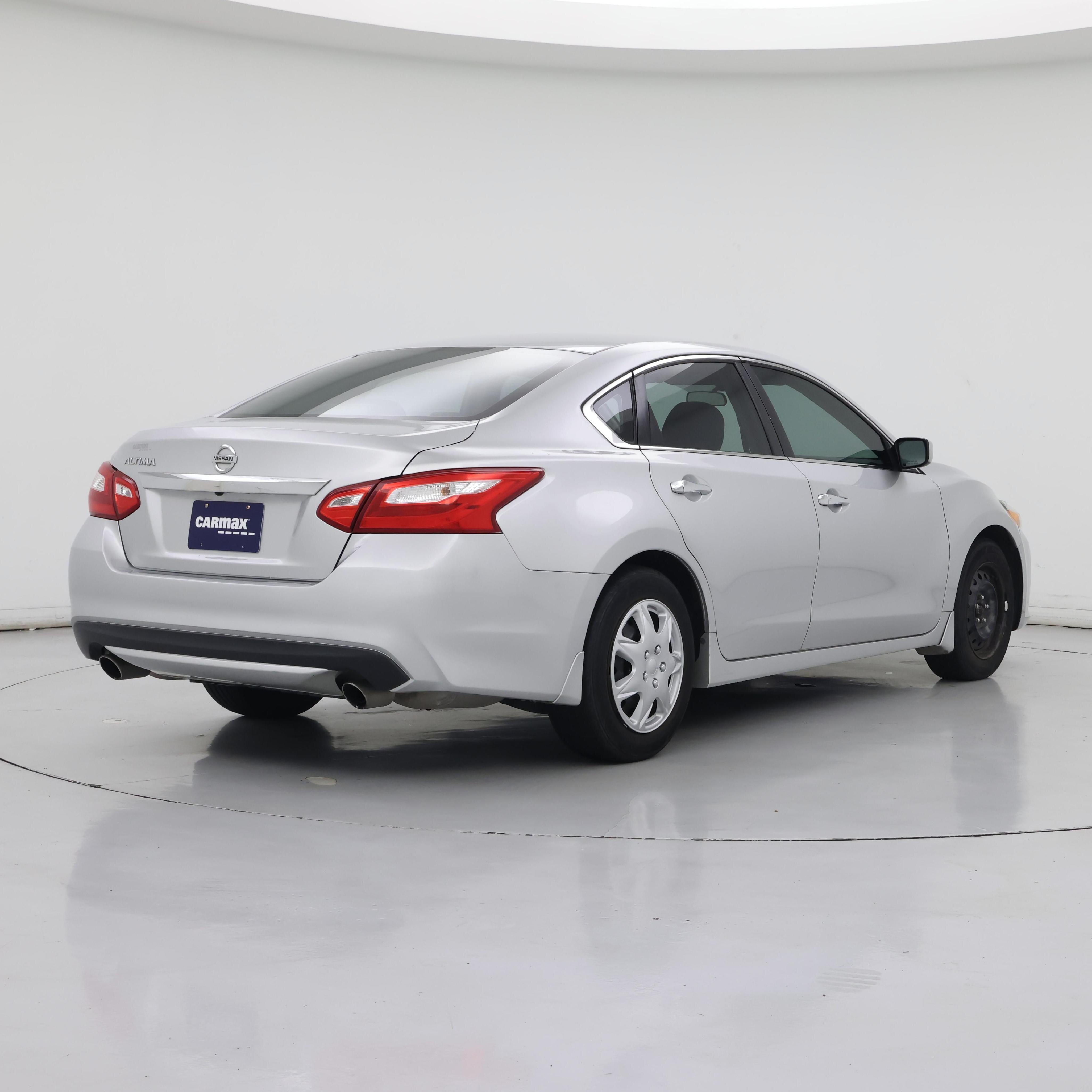 Thumbnail: 2016 Nissan Altima - 8