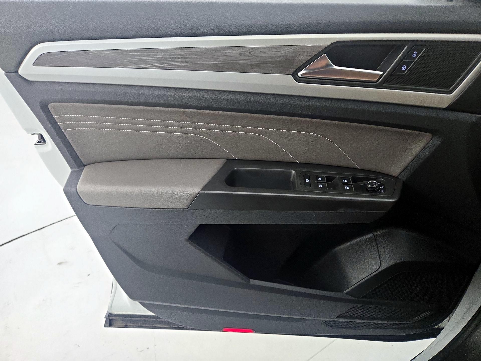 Thumbnail: 2022 Volkswagen Atlas - 12