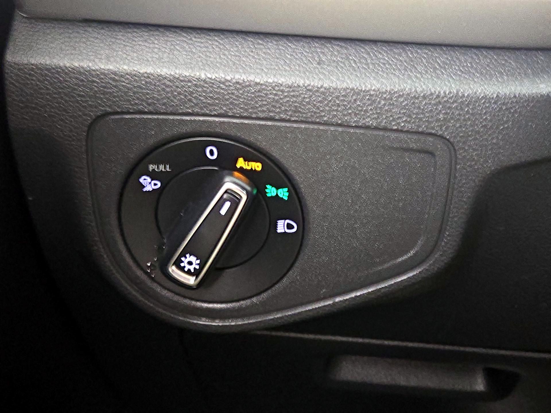 Thumbnail: 2022 Volkswagen Atlas - 13