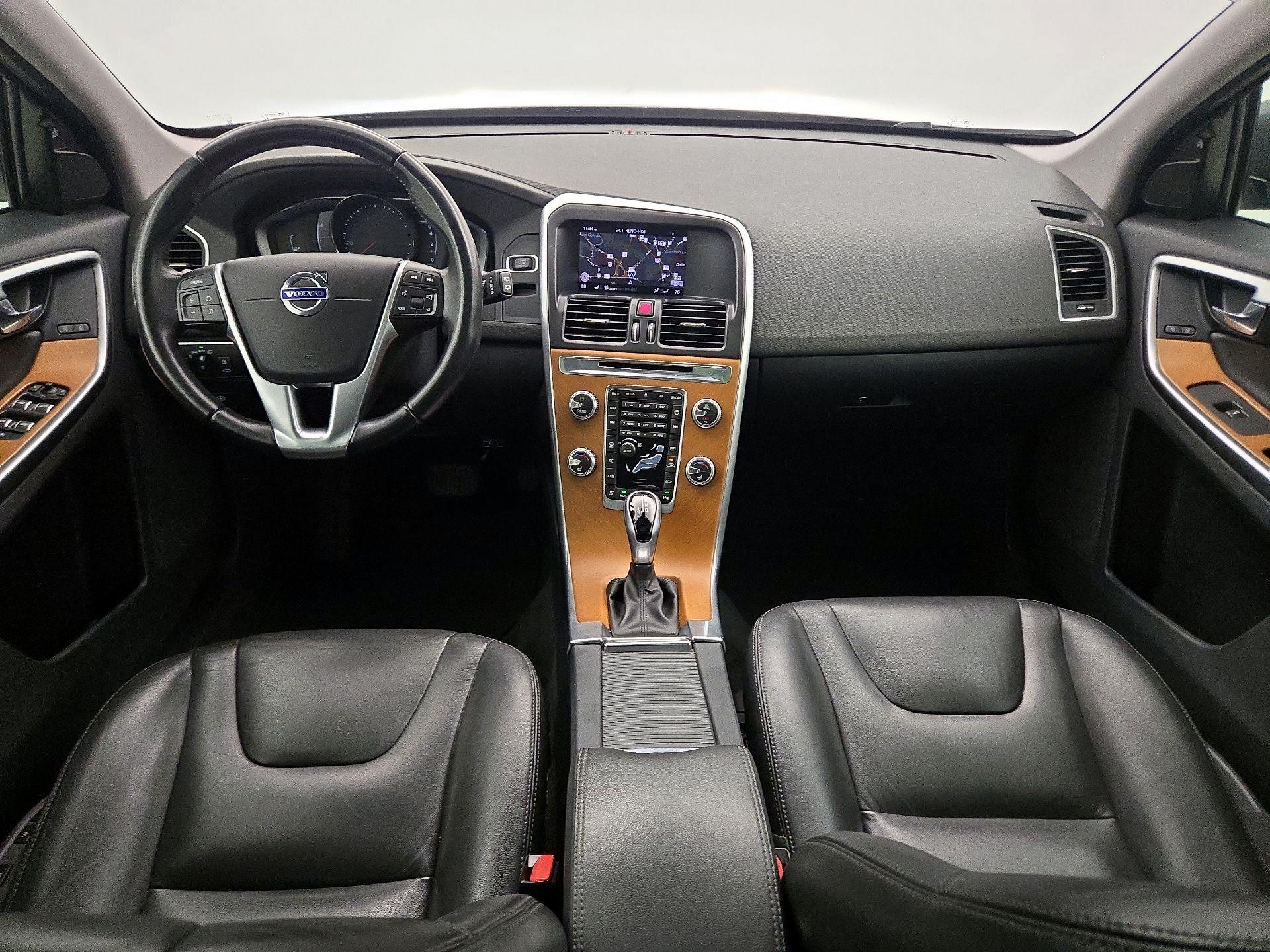 Thumbnail: 2017 Volvo XC60 - 9