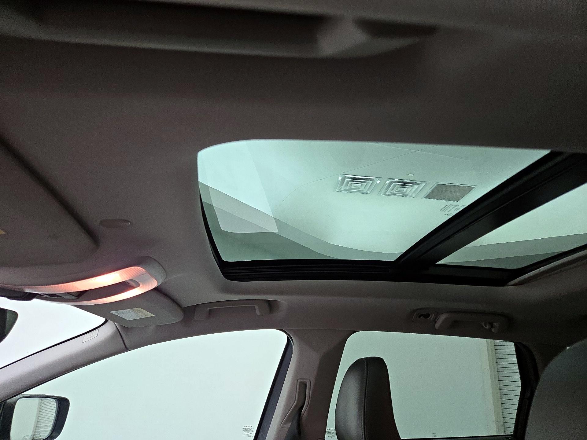 Thumbnail: 2017 Volvo XC60 - 20