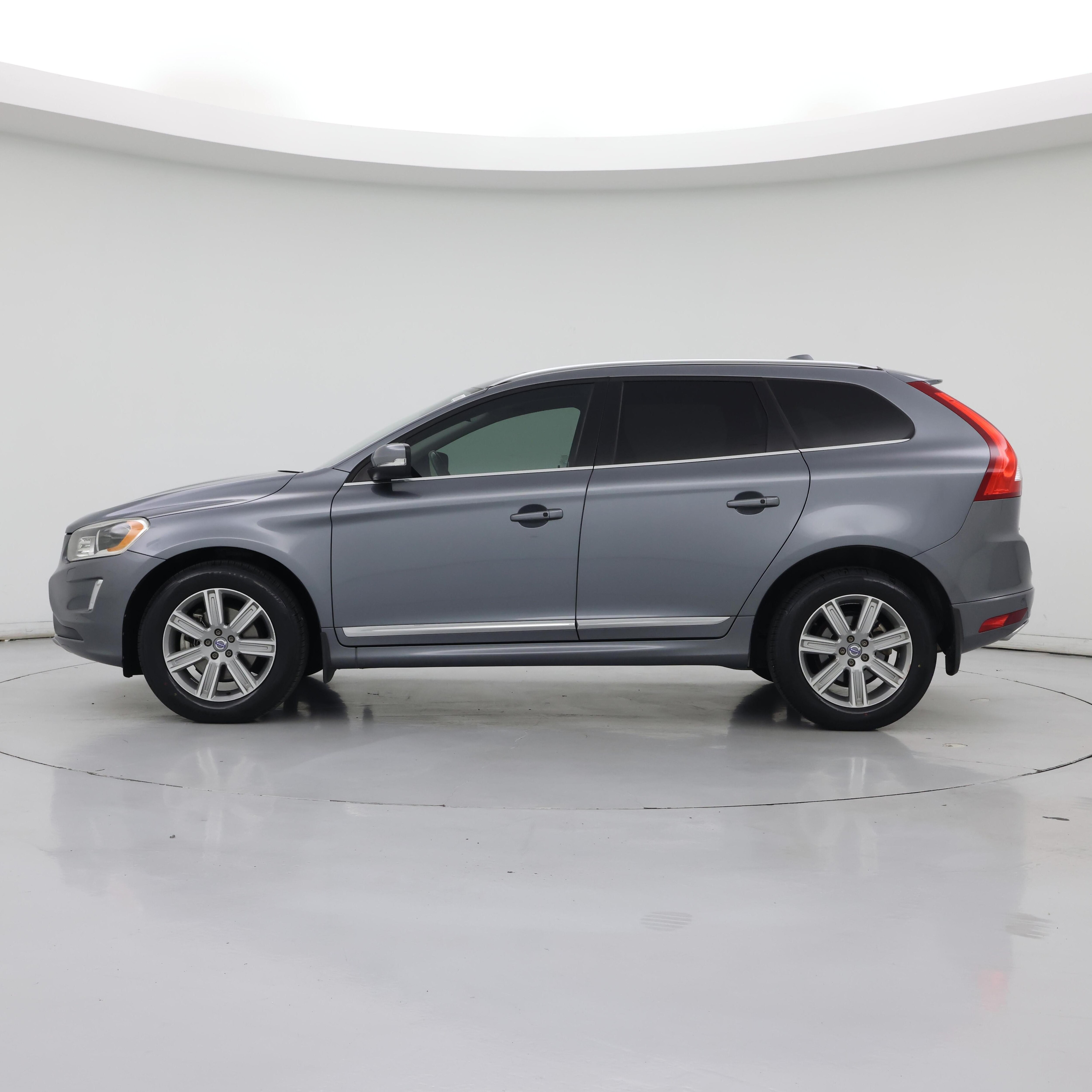 Thumbnail: 2017 Volvo XC60 - 3