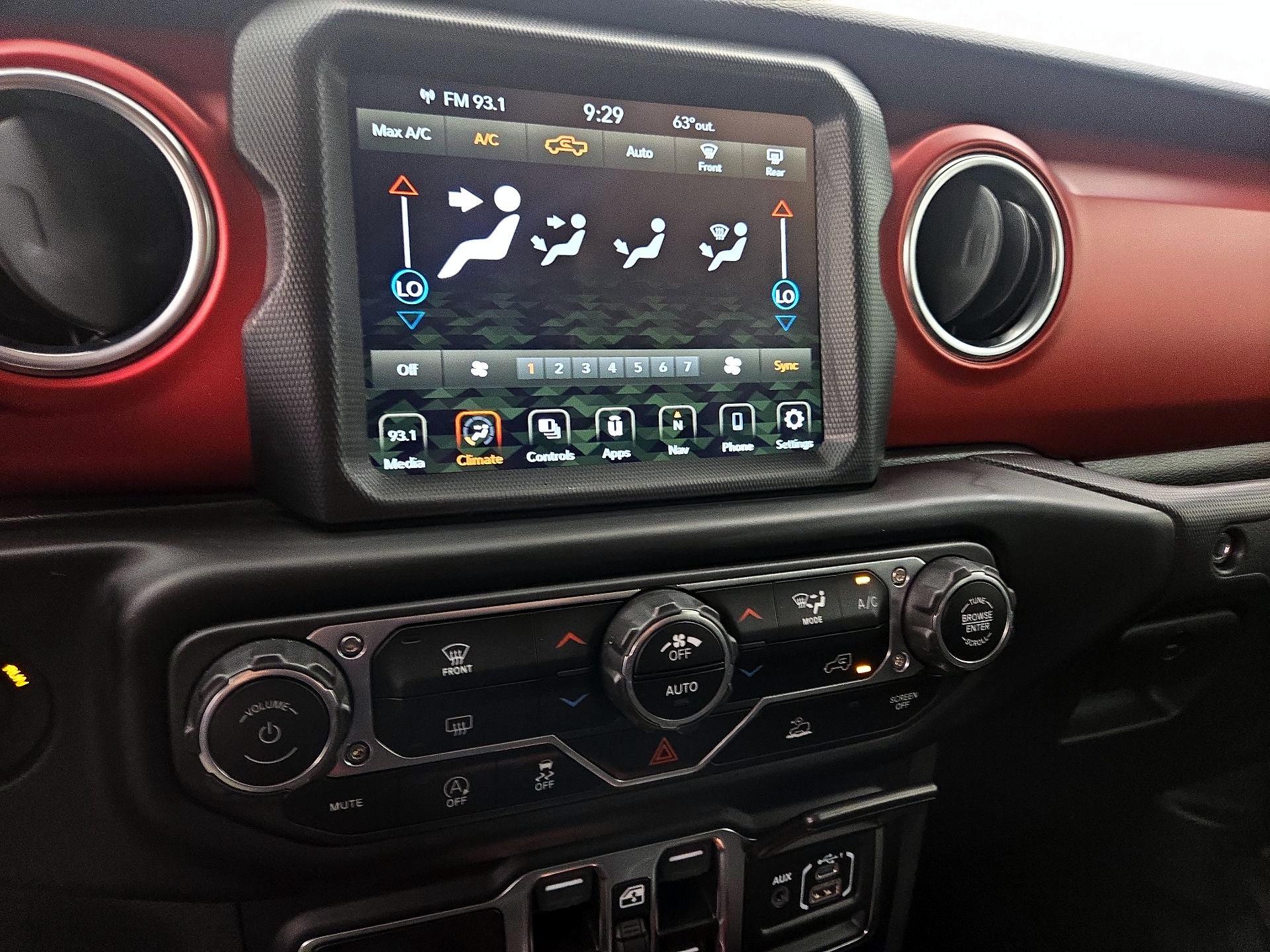 Thumbnail: 2023 Jeep Gladiator - 17