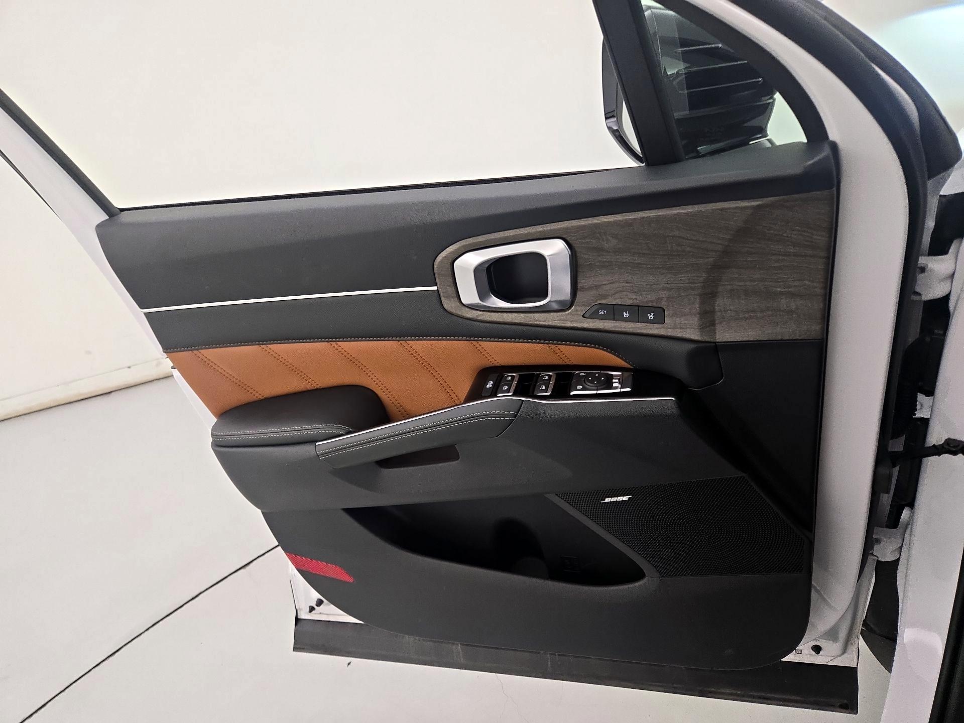 Thumbnail: 2022 Kia Sorento - 12