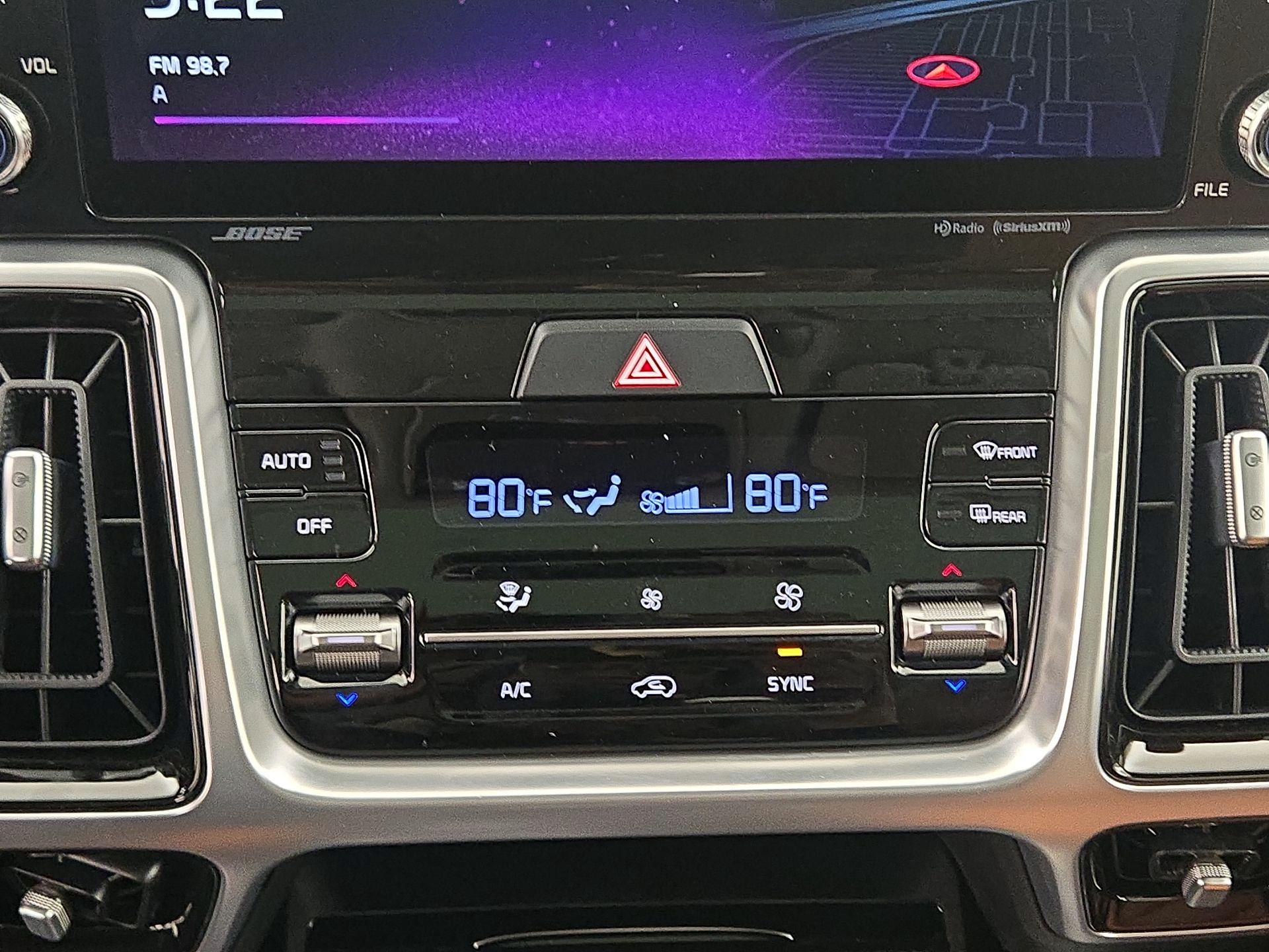 Thumbnail: 2022 Kia Sorento - 17