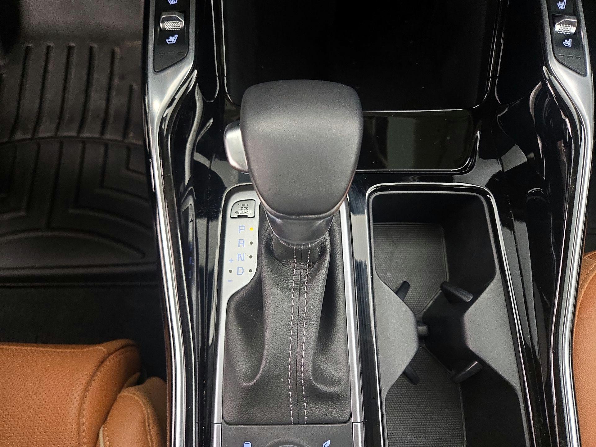 Thumbnail: 2022 Kia Sorento - 18