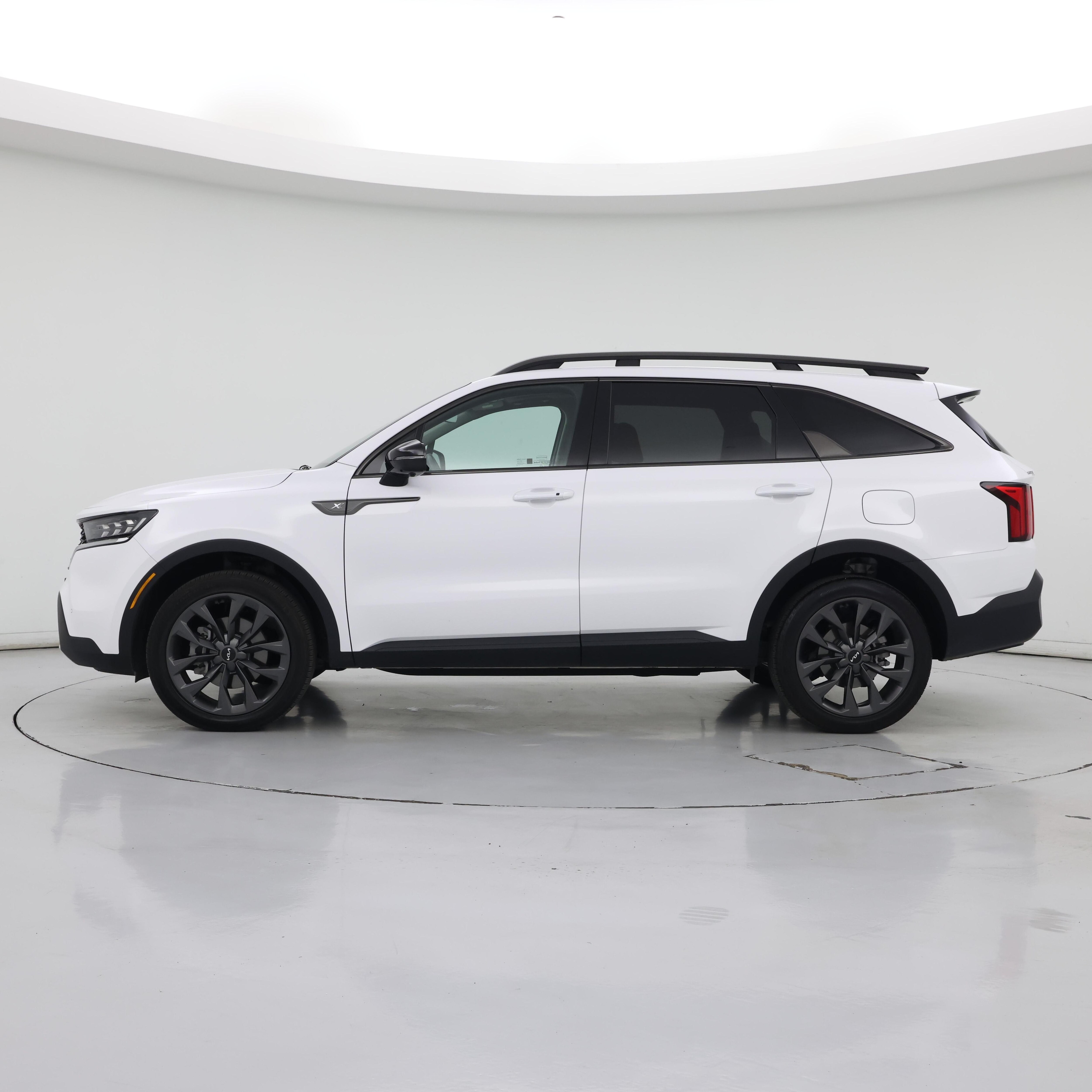 Thumbnail: 2022 Kia Sorento - 3