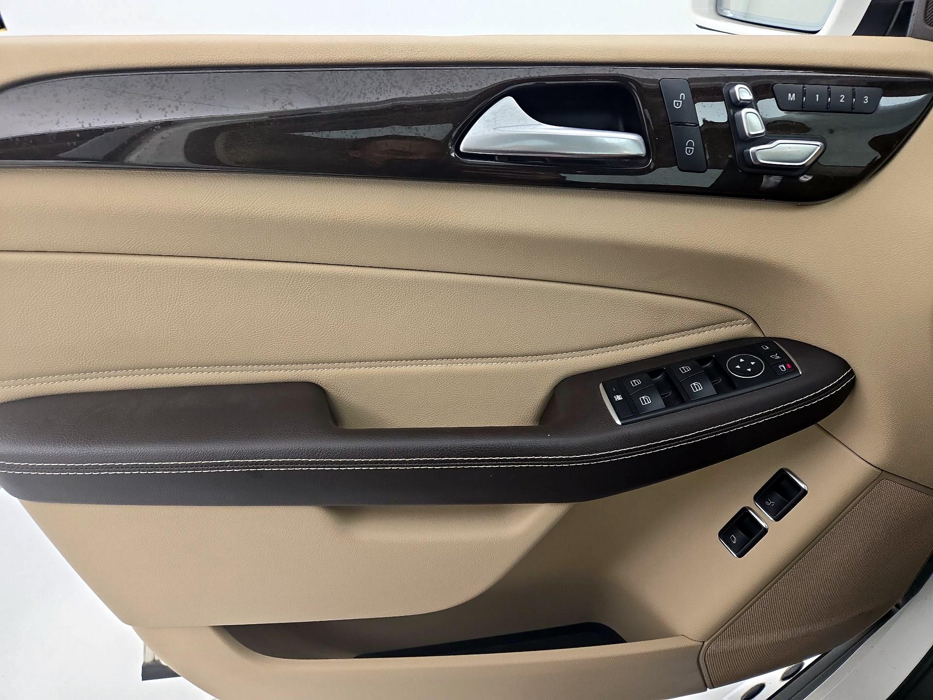 Thumbnail: 2017 Mercedes-Benz GLS - 12