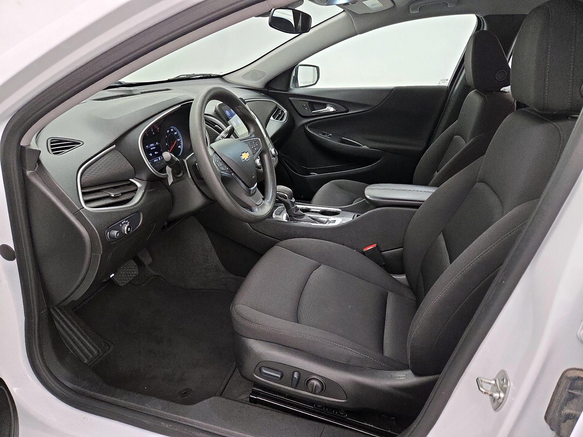 Thumbnail: 2024 Chevrolet Malibu - 11