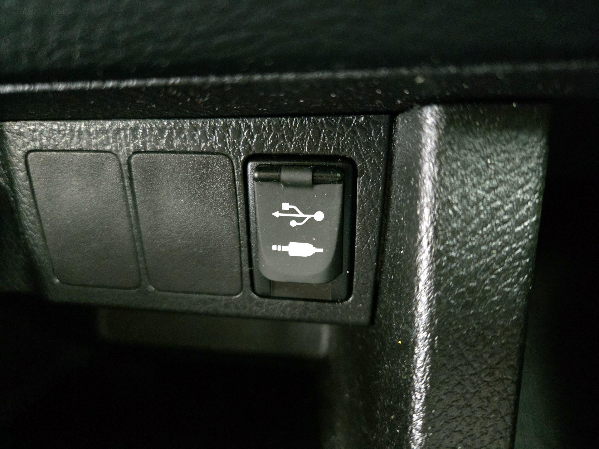 Thumbnail: 2015 Toyota Corolla - 17