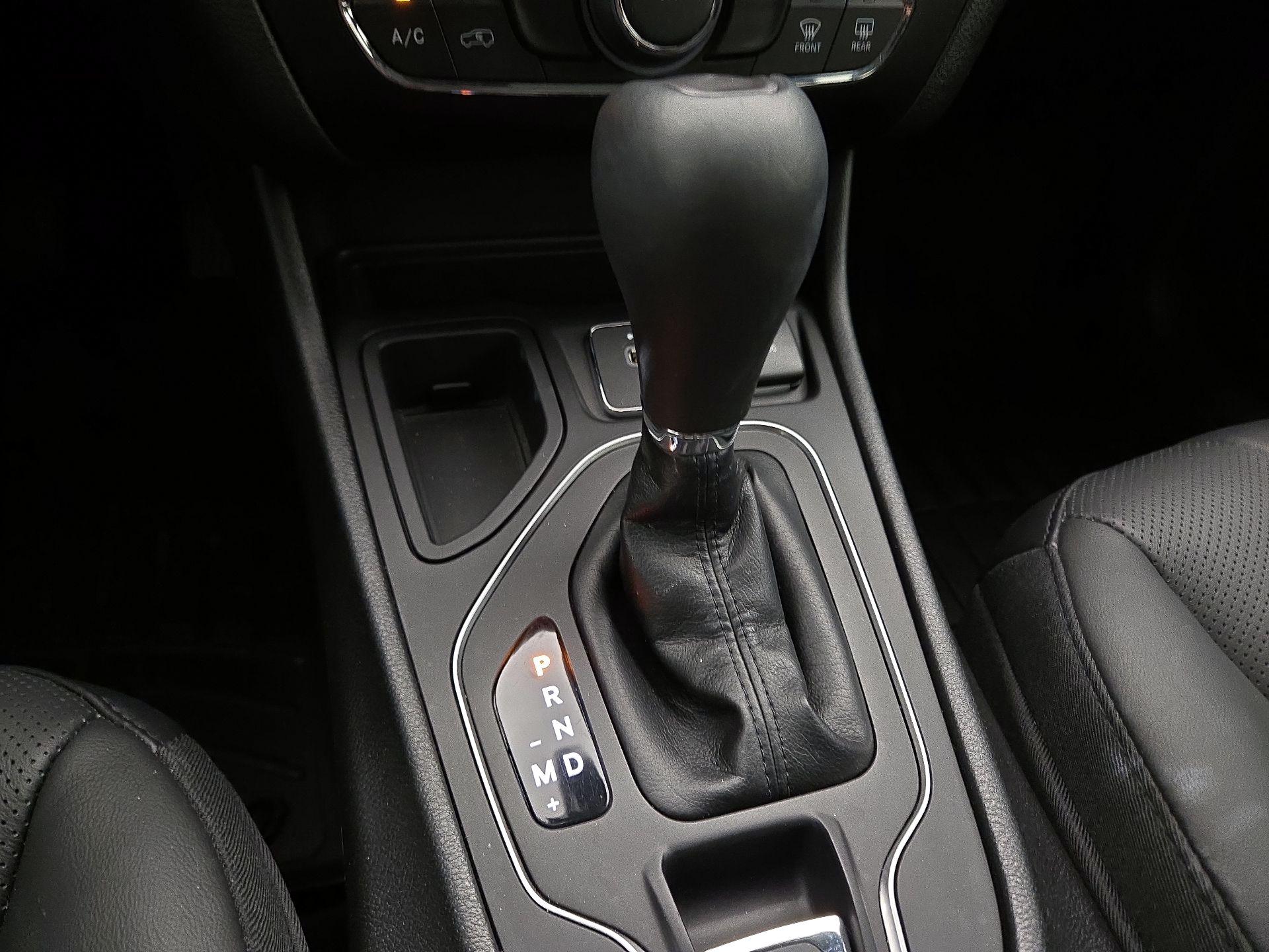 Thumbnail: 2021 Jeep Cherokee - 17