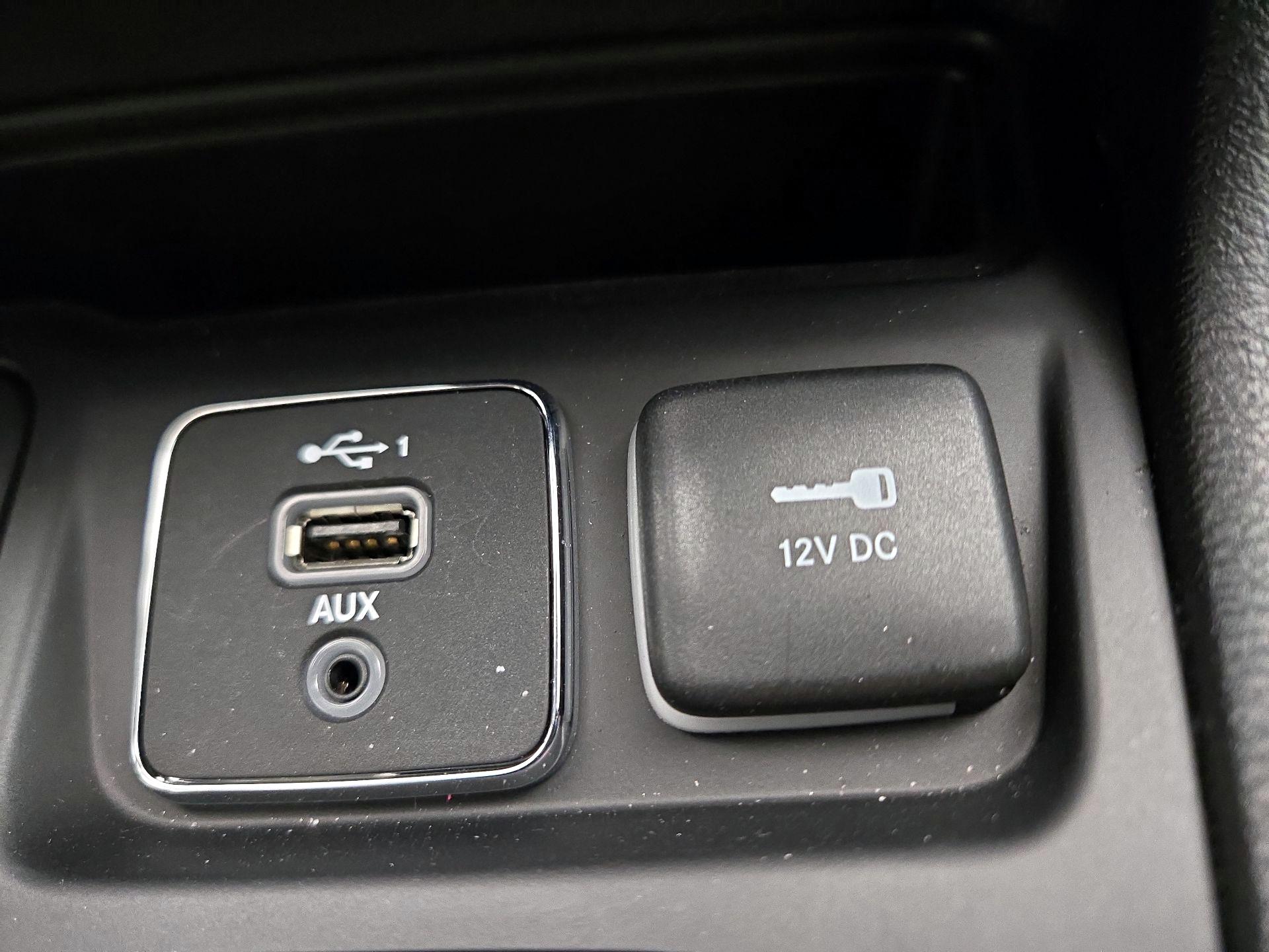 Thumbnail: 2021 Jeep Cherokee - 18