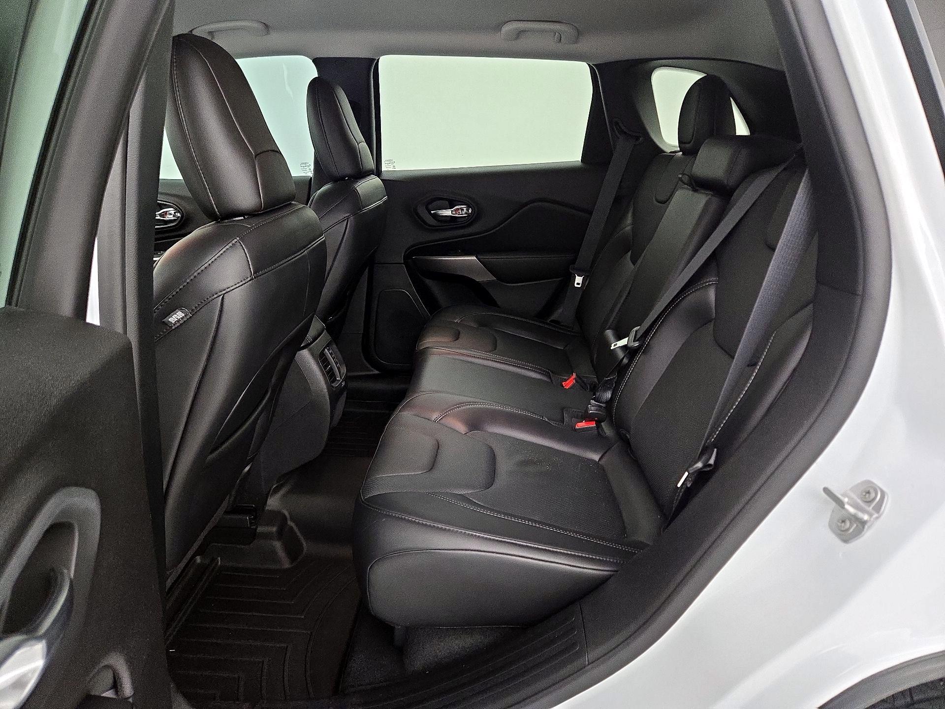 Thumbnail: 2021 Jeep Cherokee - 19