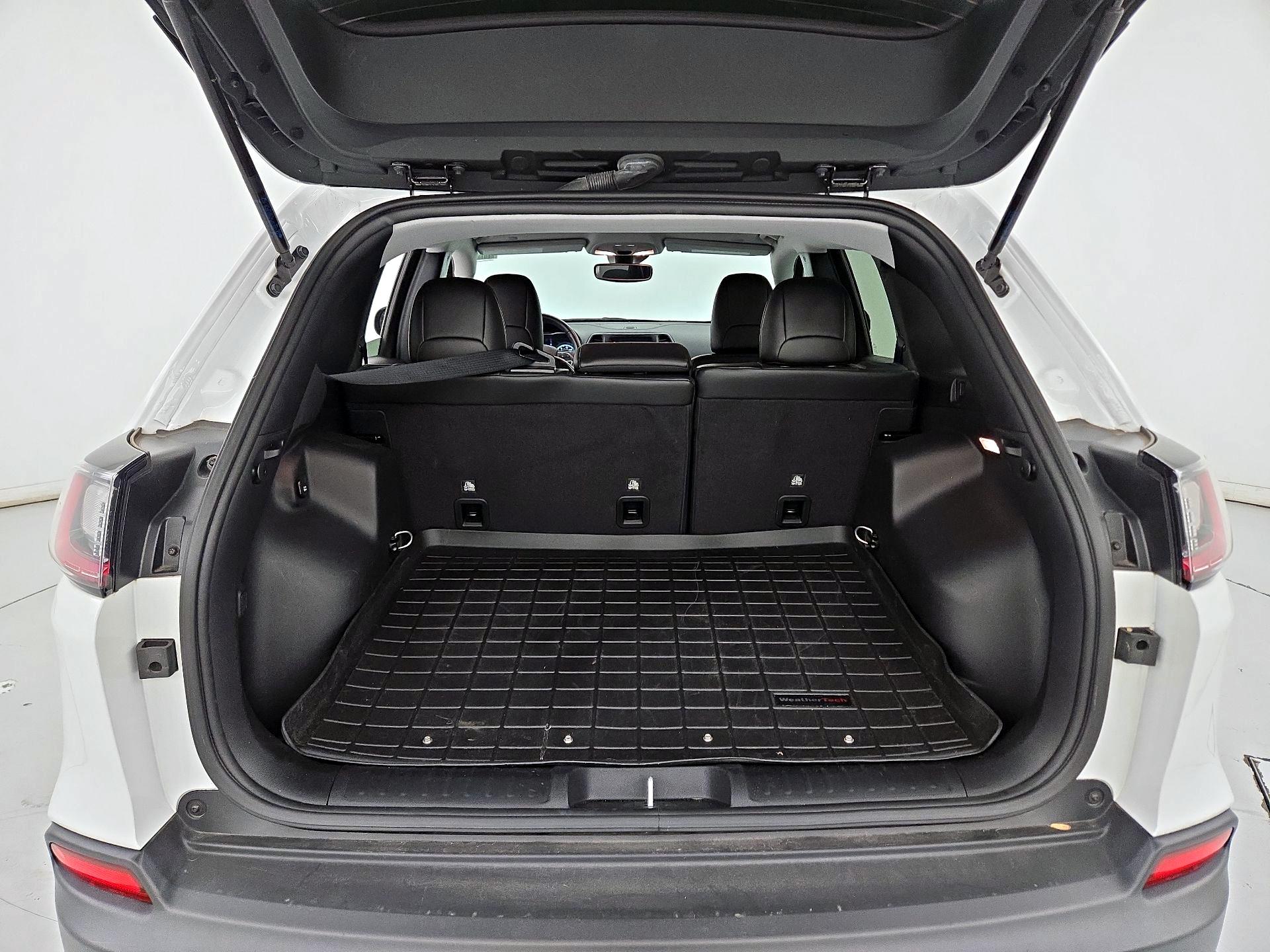 Thumbnail: 2021 Jeep Cherokee - 20