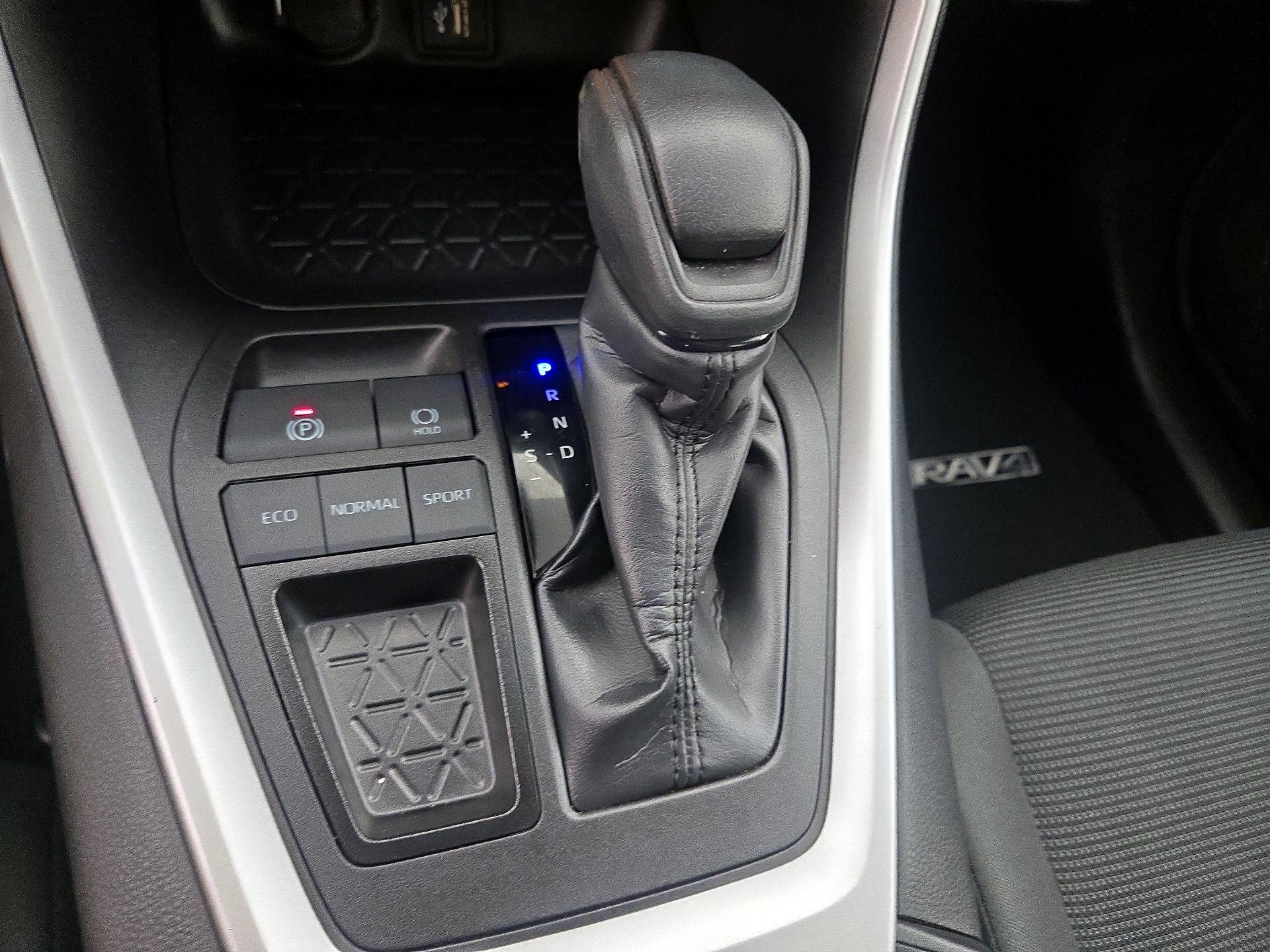 Thumbnail: 2024 Toyota RAV4 - 17