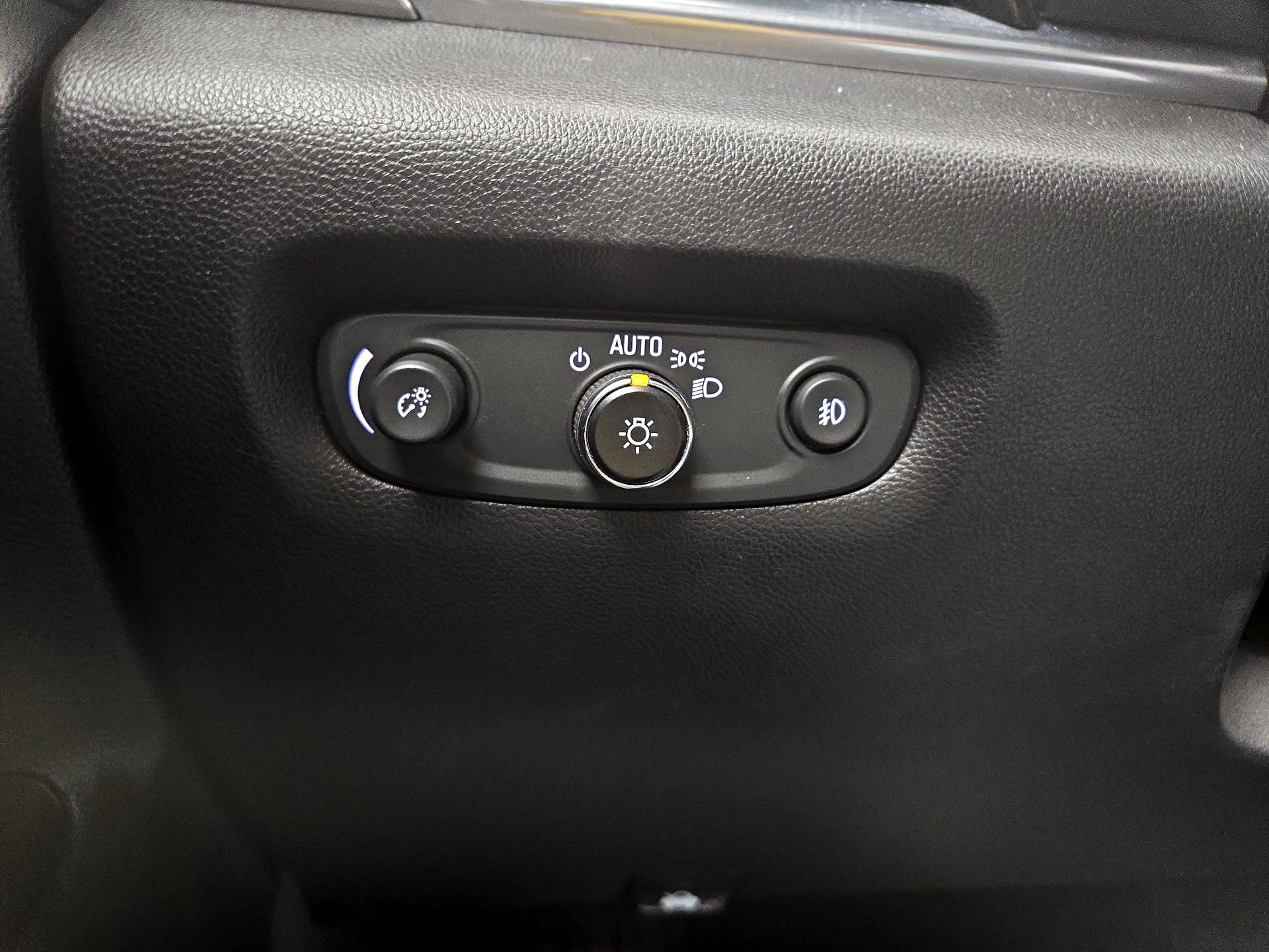 Thumbnail: 2020 Chevrolet Traverse - 13