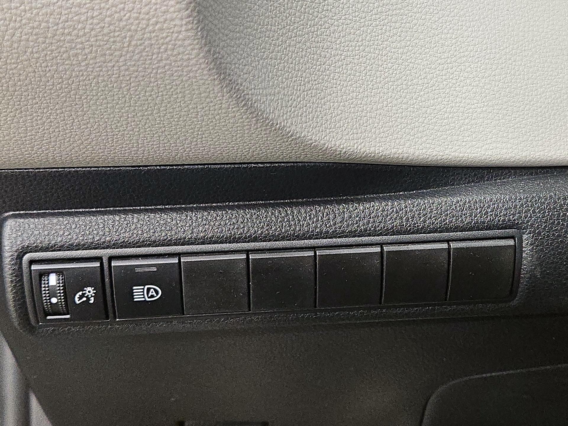 Thumbnail: 2023 Toyota Corolla - 13