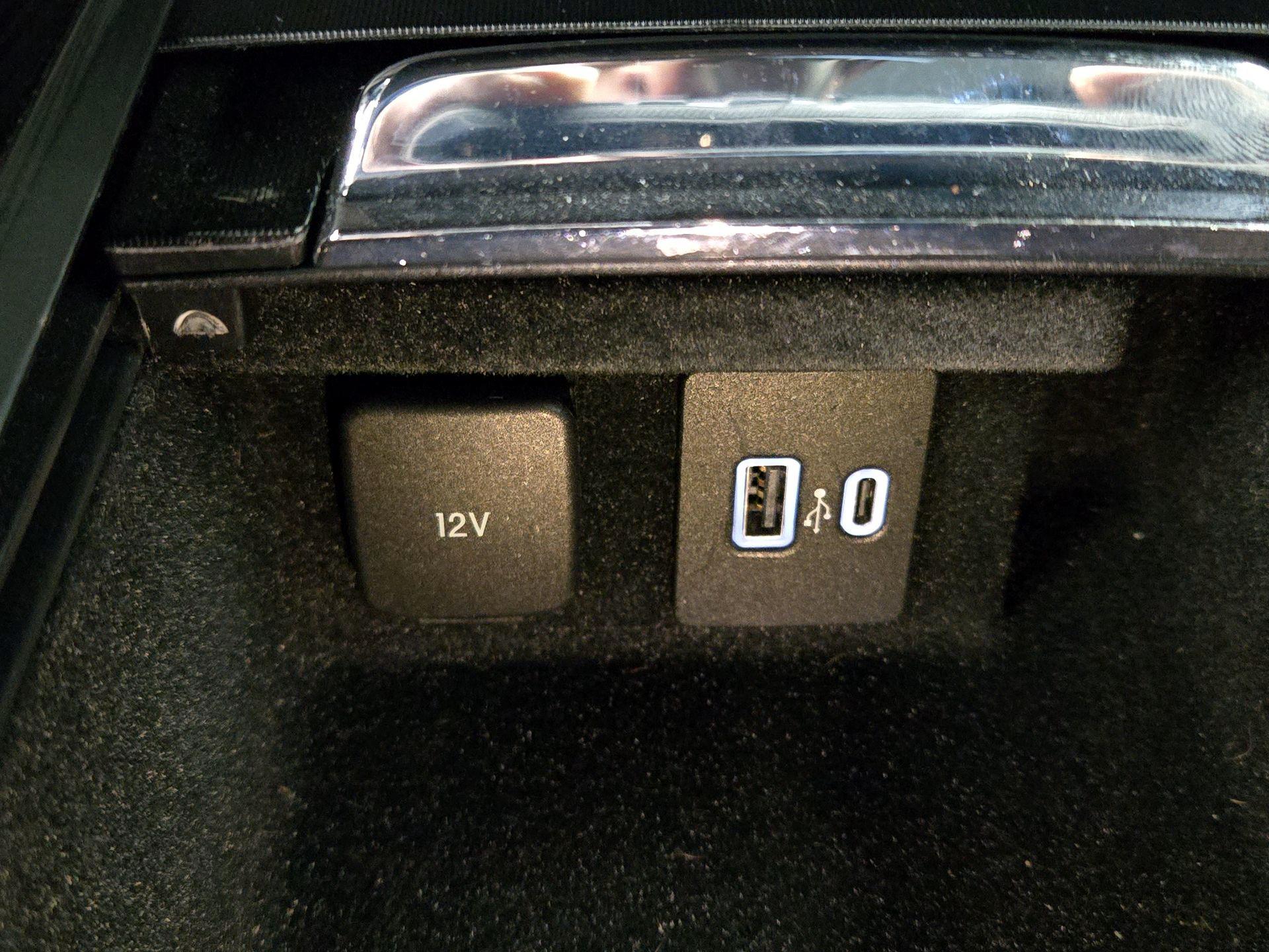 Thumbnail: 2021 Lincoln Corsair - 19