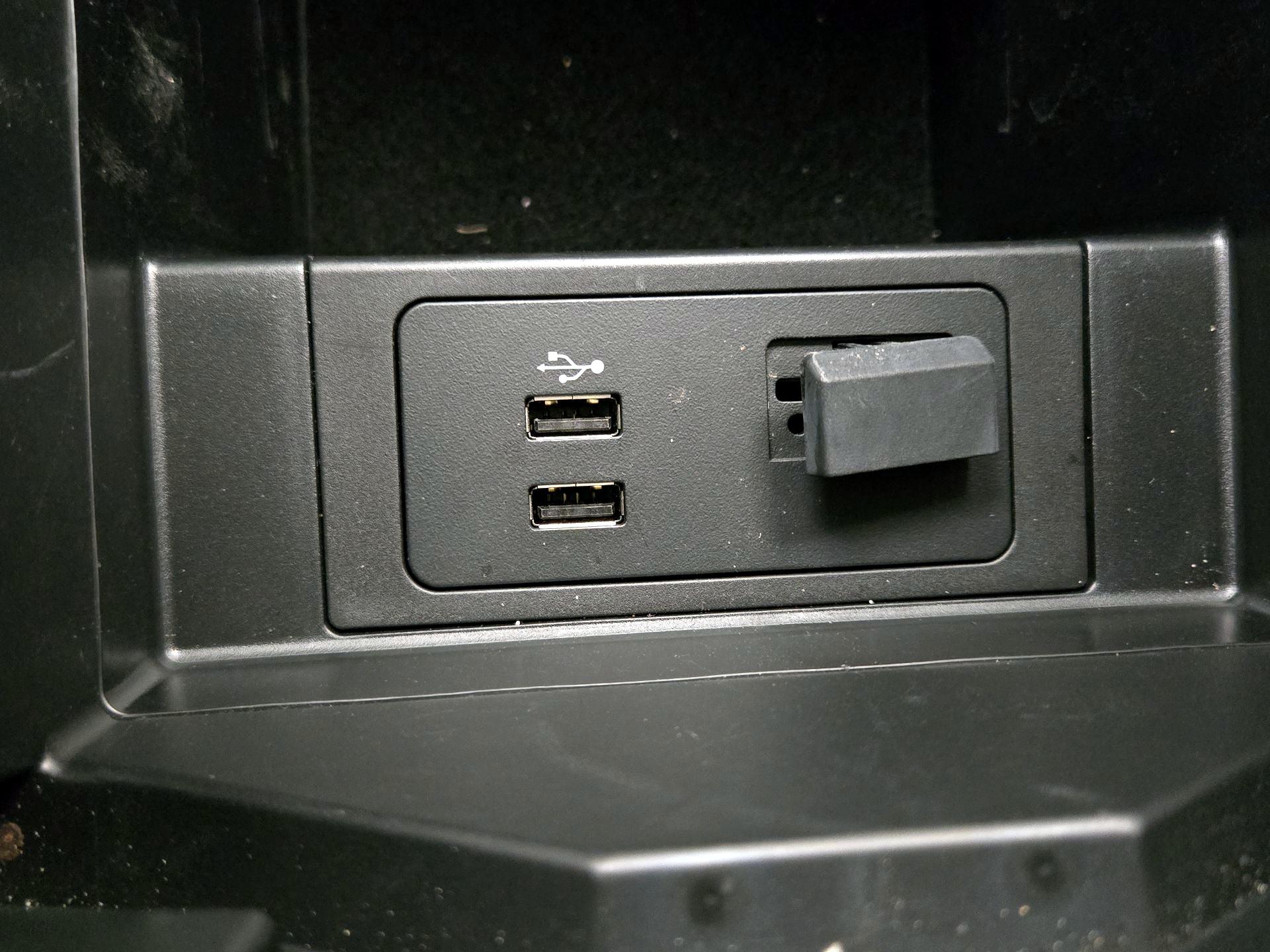 Thumbnail: 2023 Mazda CX-9 - 18