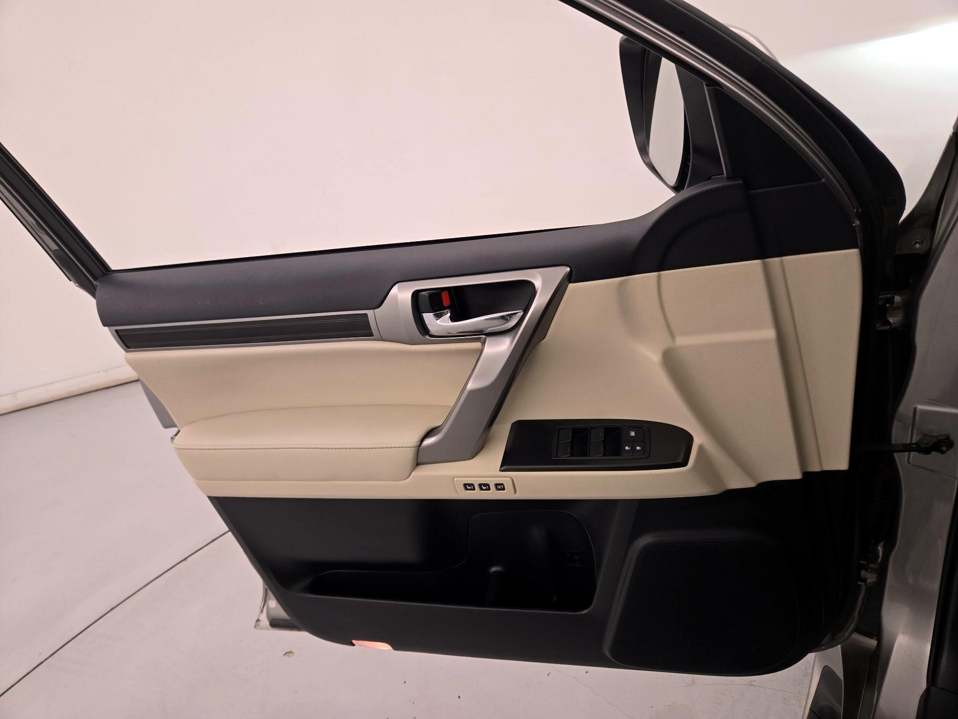 Thumbnail: 2023 Lexus GX - 12