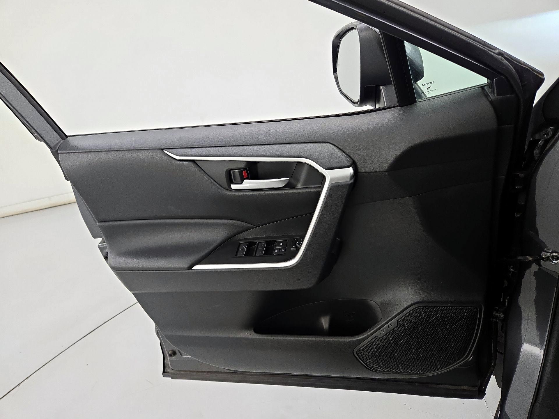 Thumbnail: 2023 Toyota RAV4 - 12