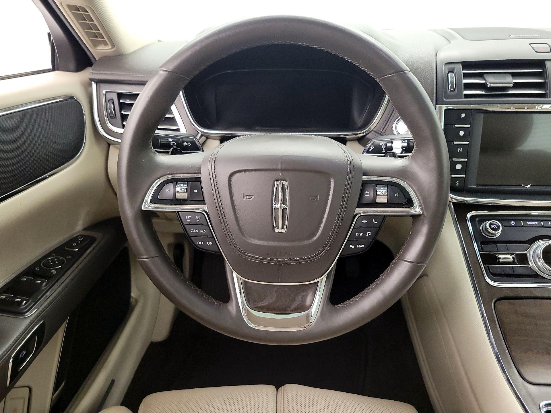 Thumbnail: 2018 Lincoln Continental - 10