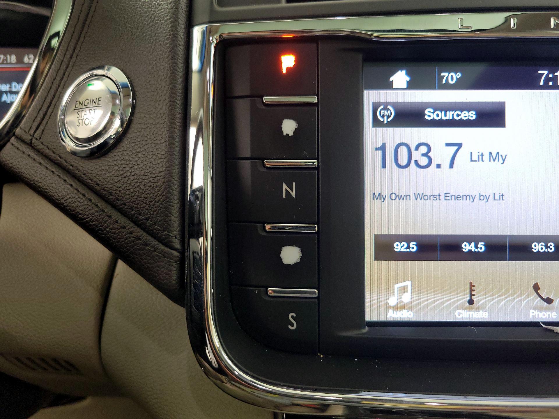 Thumbnail: 2018 Lincoln Continental - 17