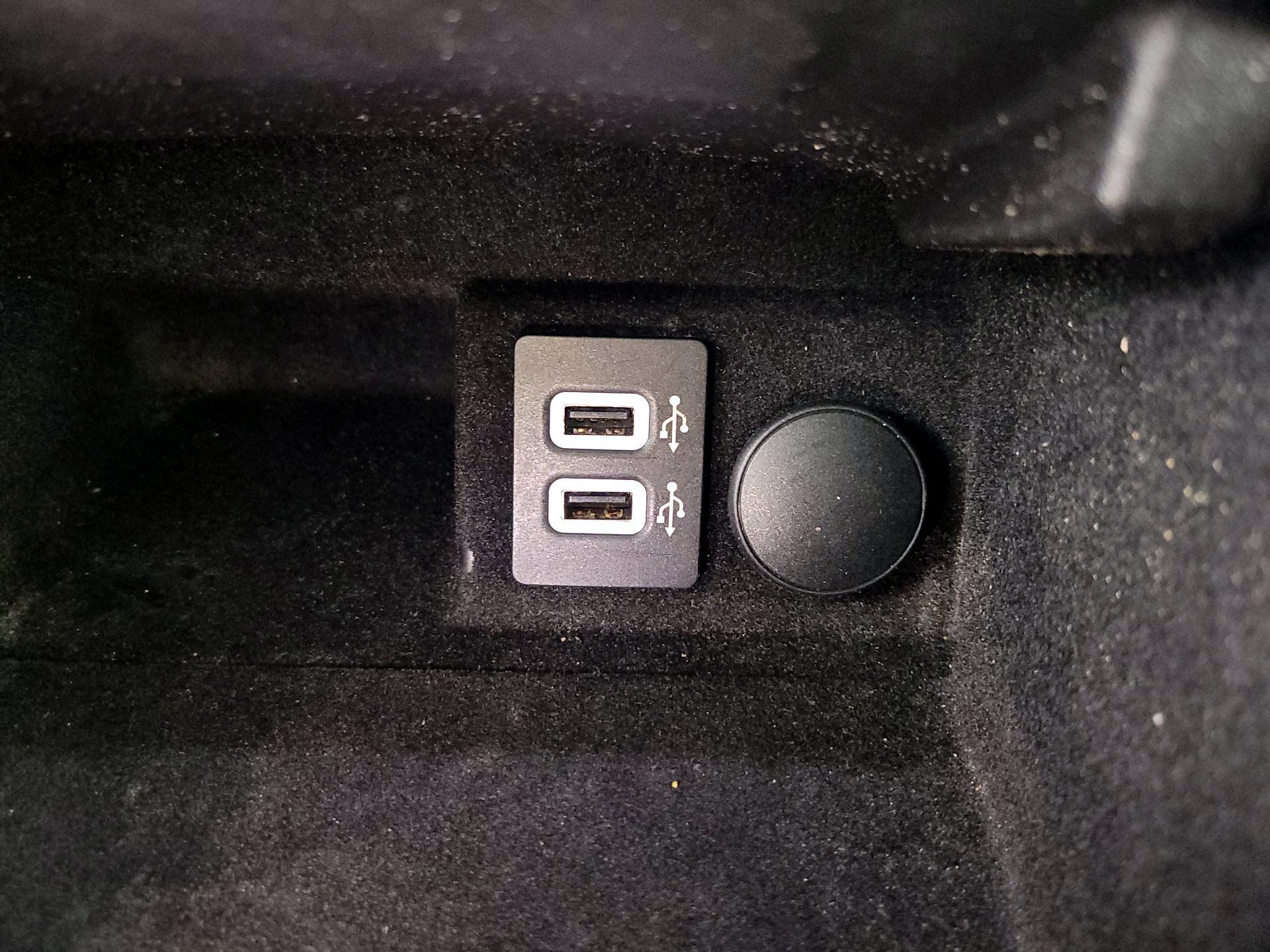 Thumbnail: 2018 Lincoln Continental - 18