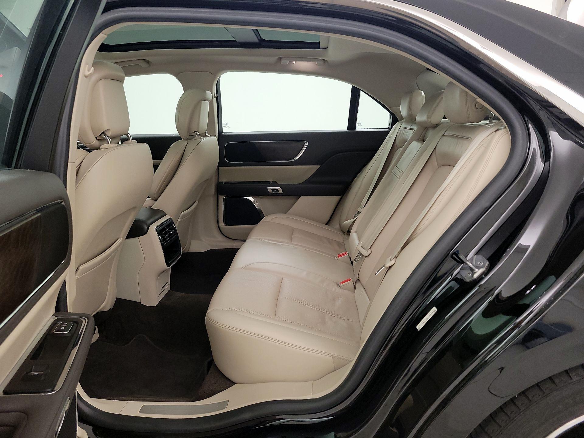 Thumbnail: 2018 Lincoln Continental - 20