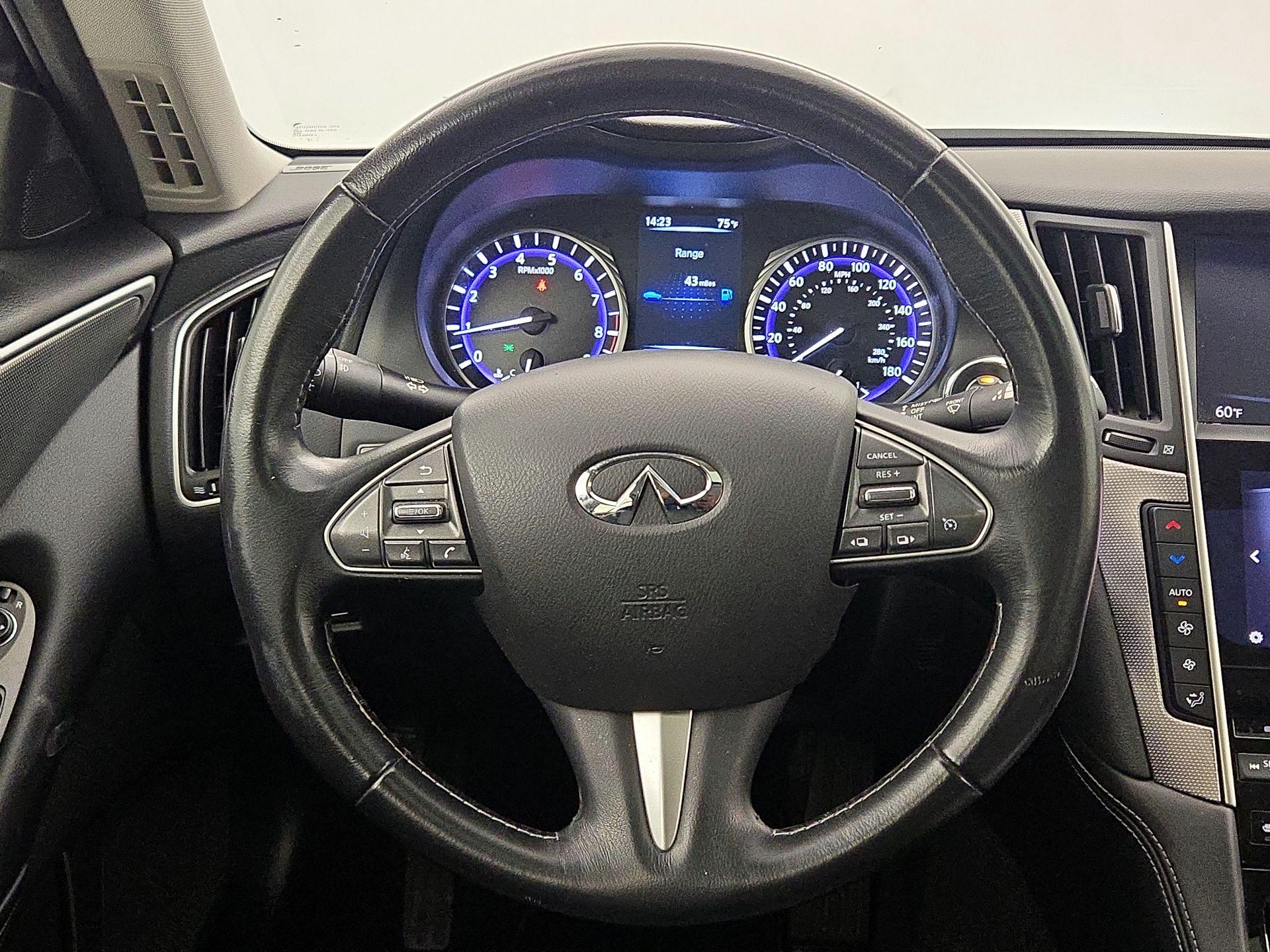 Thumbnail: 2015 INFINITI Q50 - 10