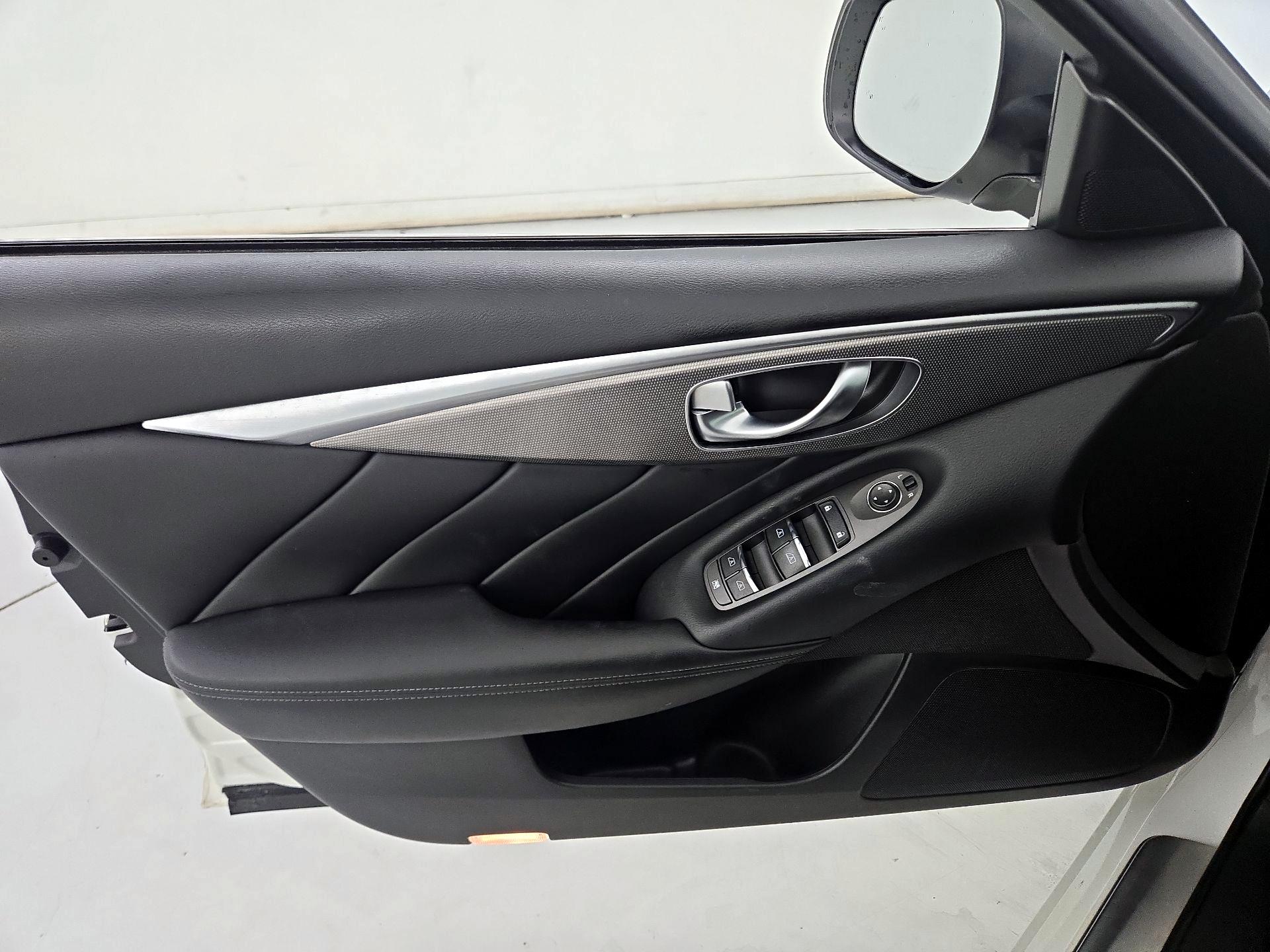 Thumbnail: 2015 INFINITI Q50 - 12