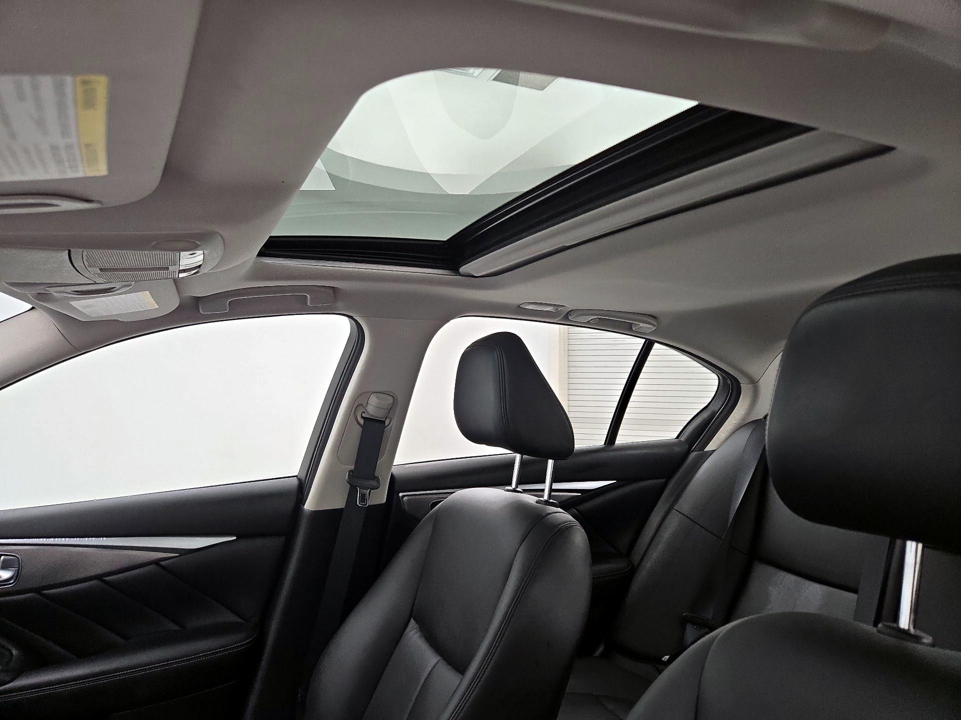 Thumbnail: 2015 INFINITI Q50 - 19