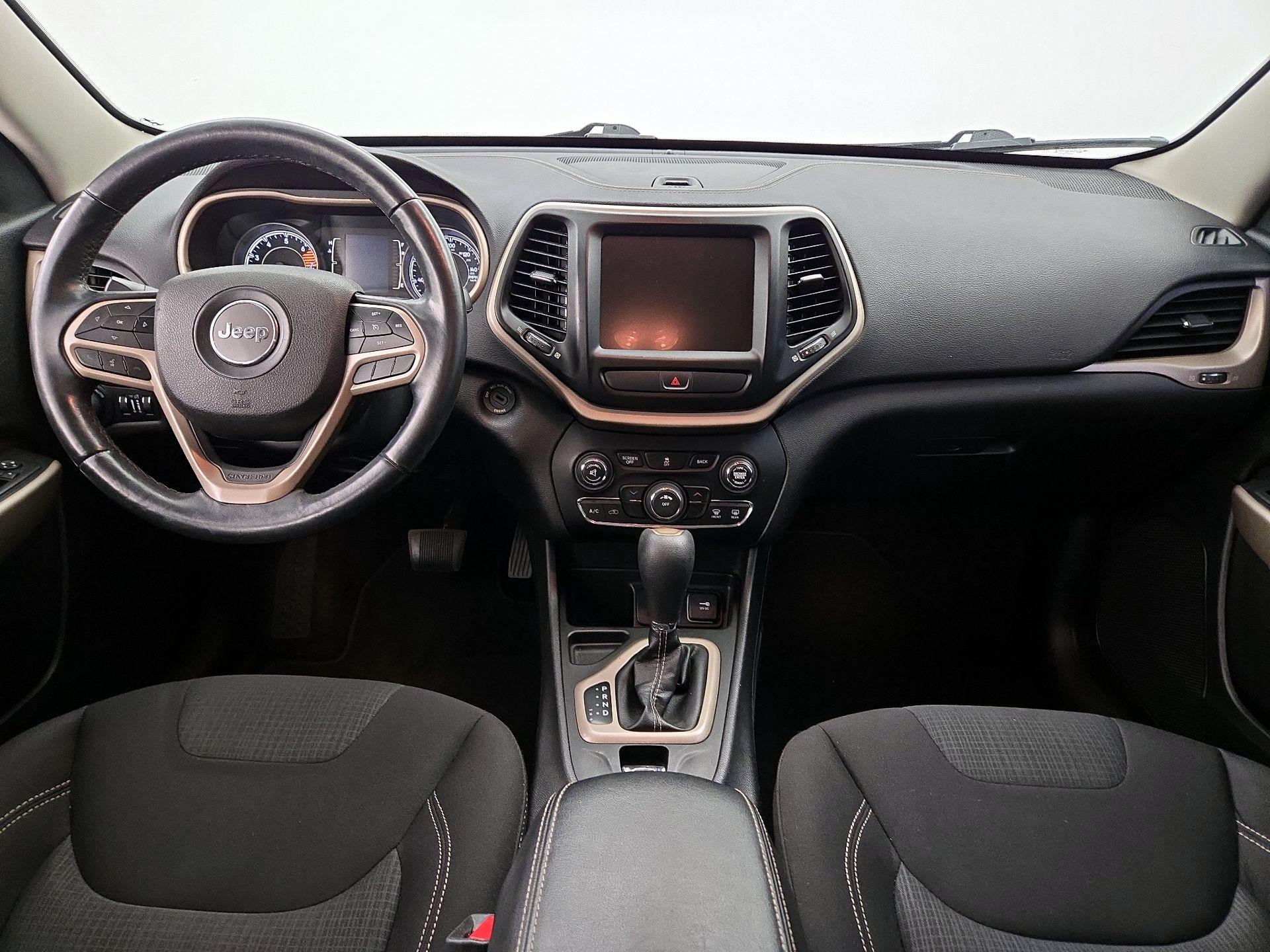 Thumbnail: 2017 Jeep Cherokee - 9