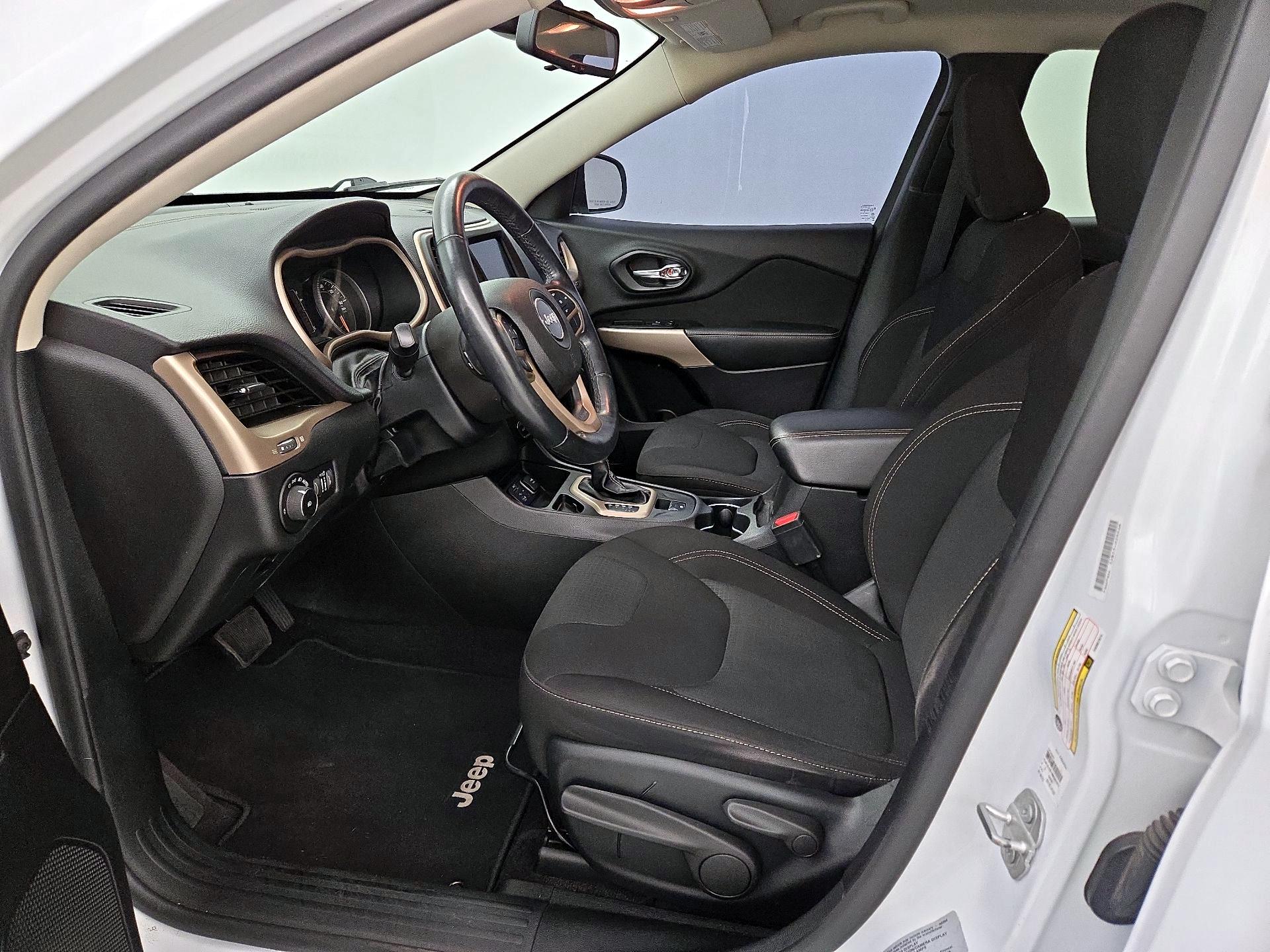 Thumbnail: 2017 Jeep Cherokee - 11