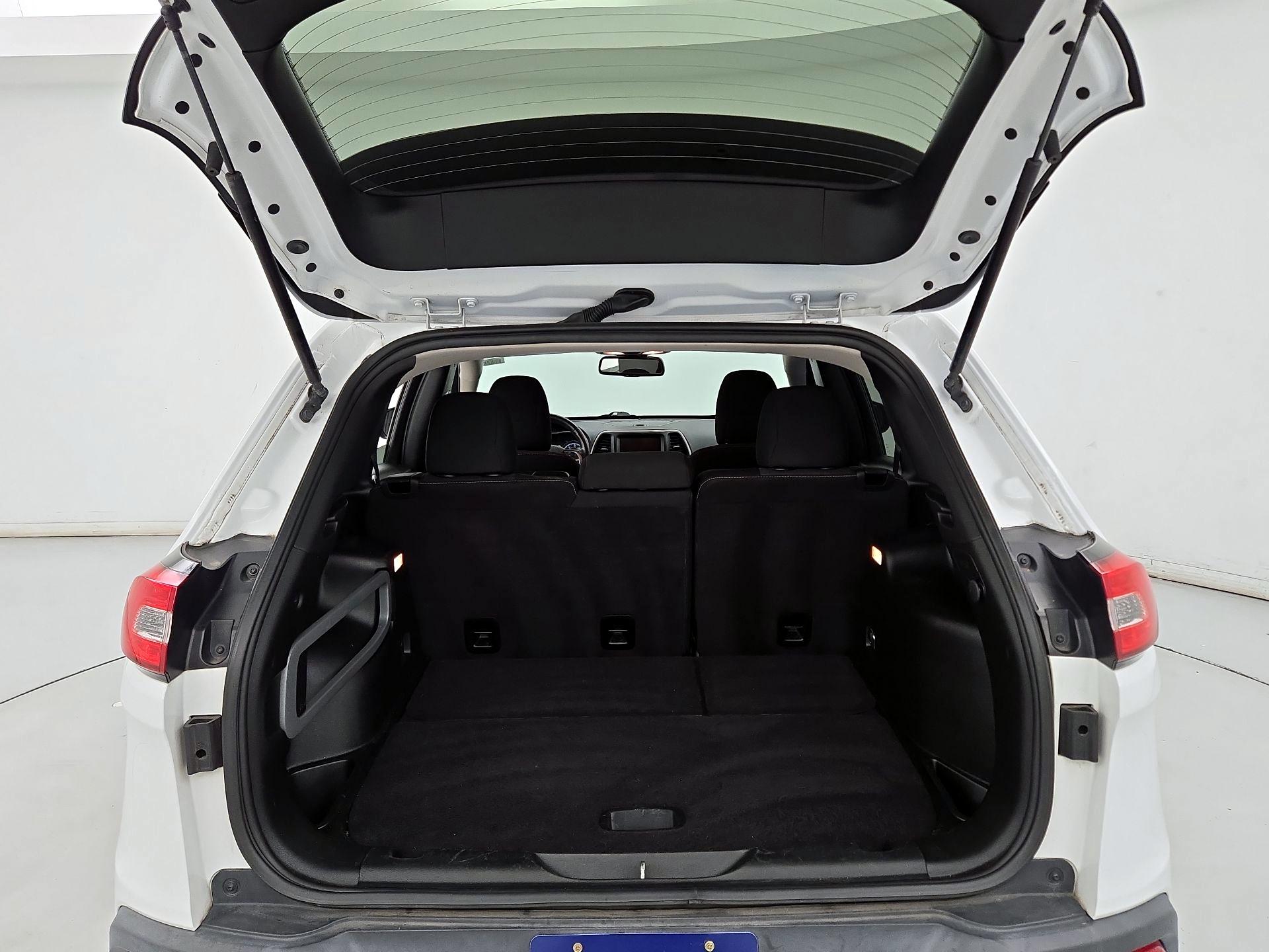 Thumbnail: 2017 Jeep Cherokee - 20