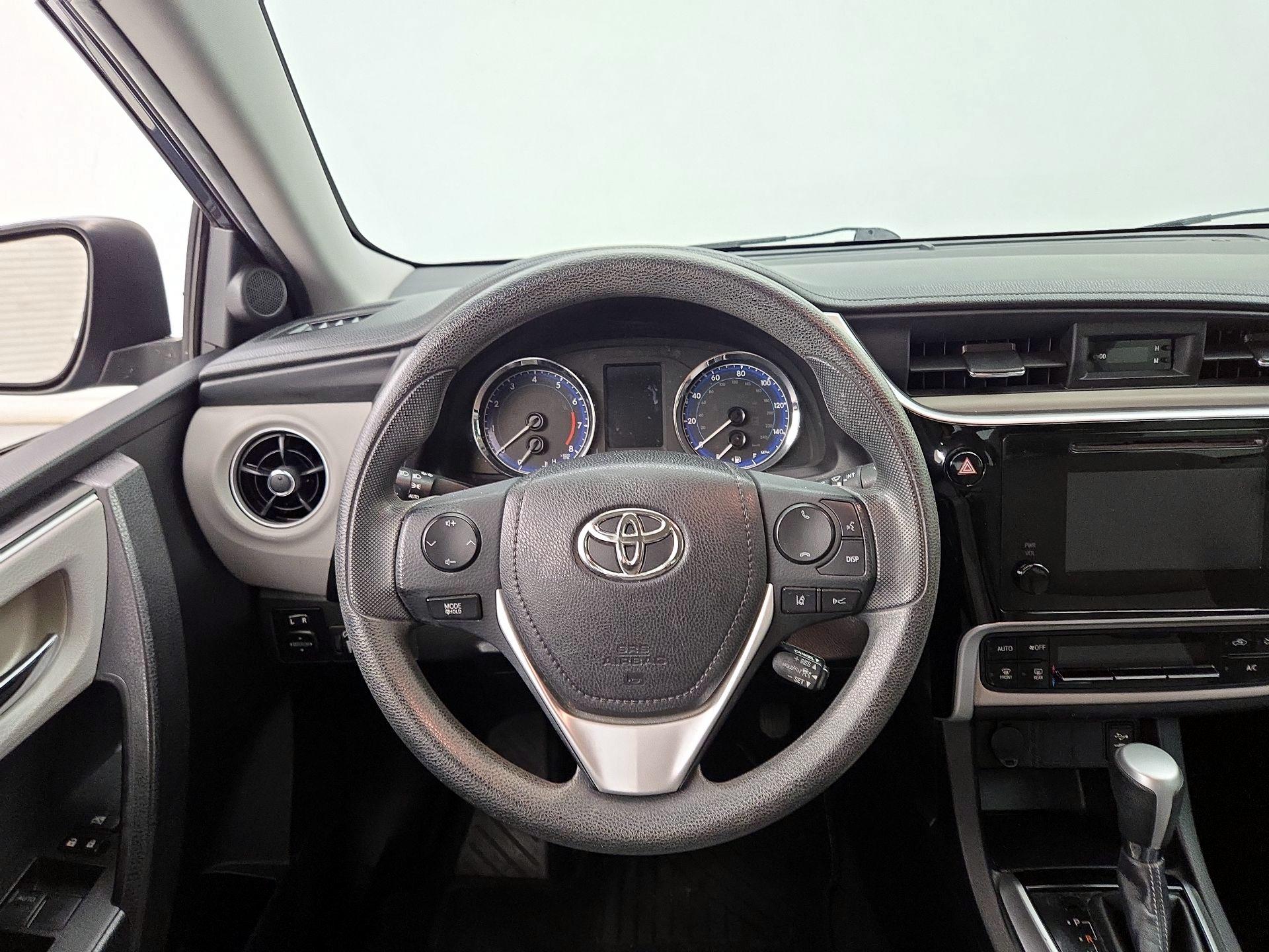 Thumbnail: 2017 Toyota Corolla - 10