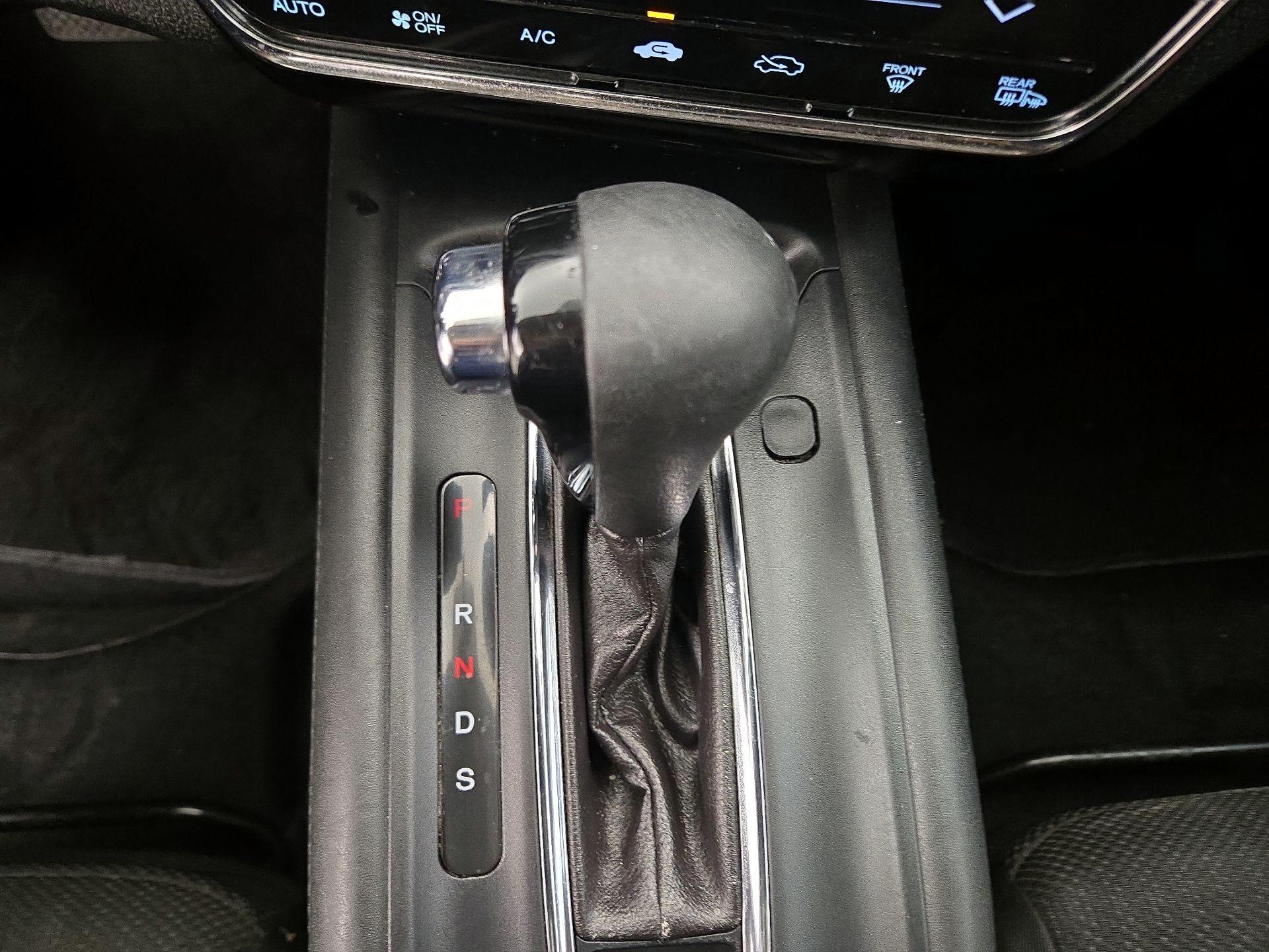 Thumbnail: 2016 Honda HR-V - 17