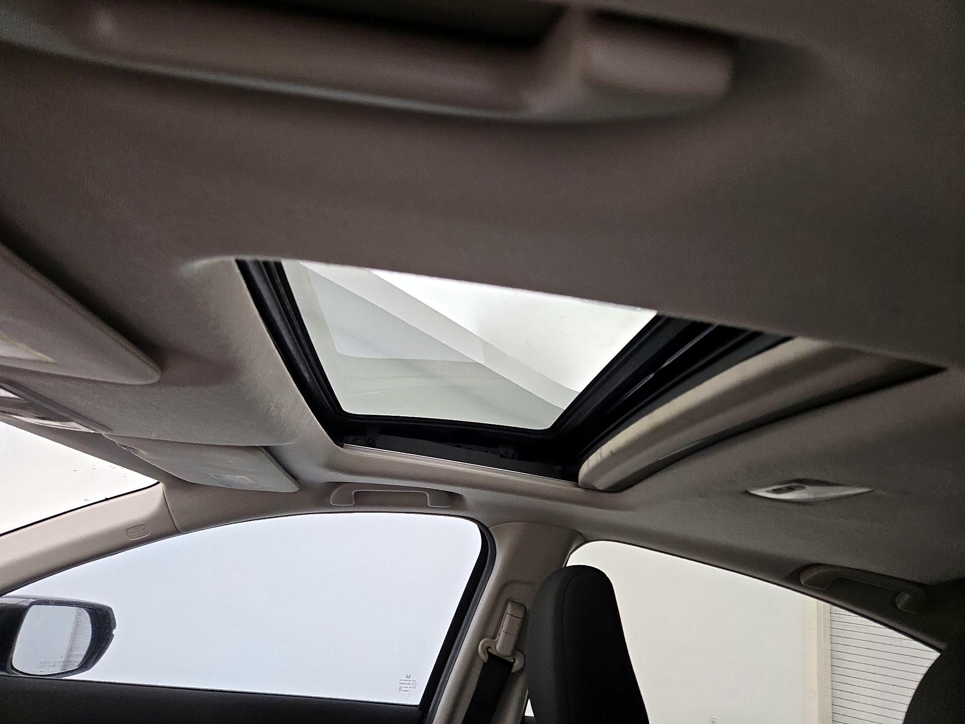 Thumbnail: 2016 Honda HR-V - 19