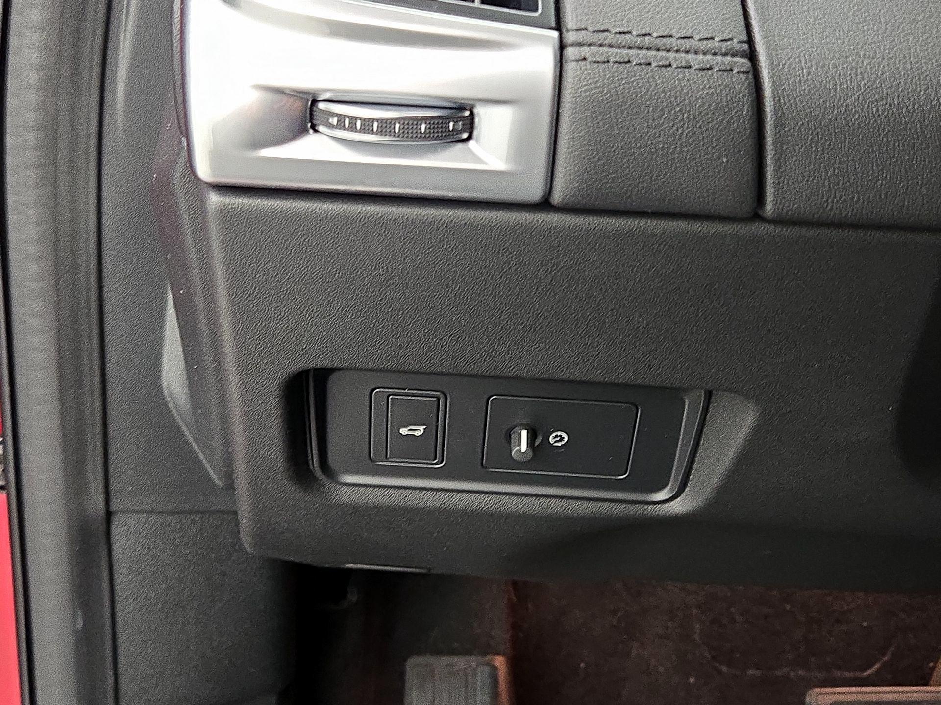 Thumbnail: 2021 Jaguar E-Pace - 13